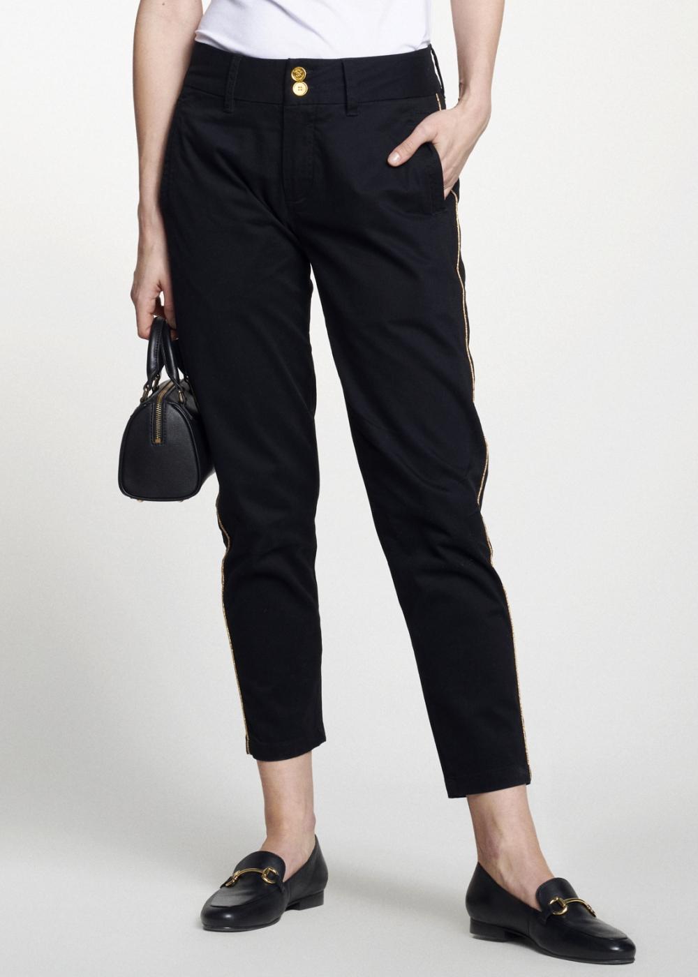 Czarne spodnie damskie z lampasem SPODT-0056-99(W21)