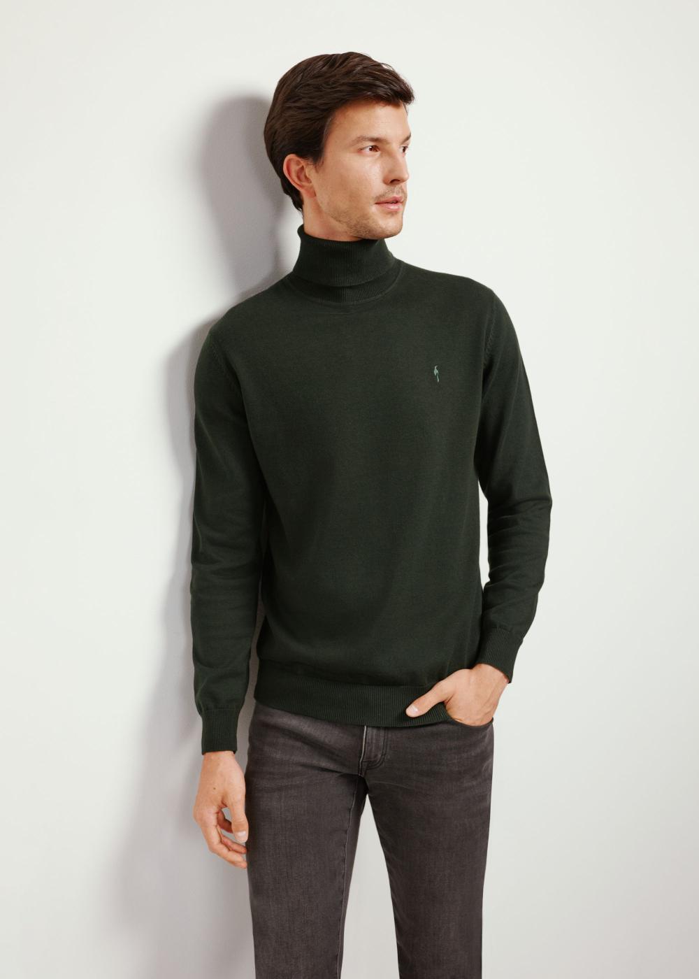 Dark green turtleneck sweater hotsell