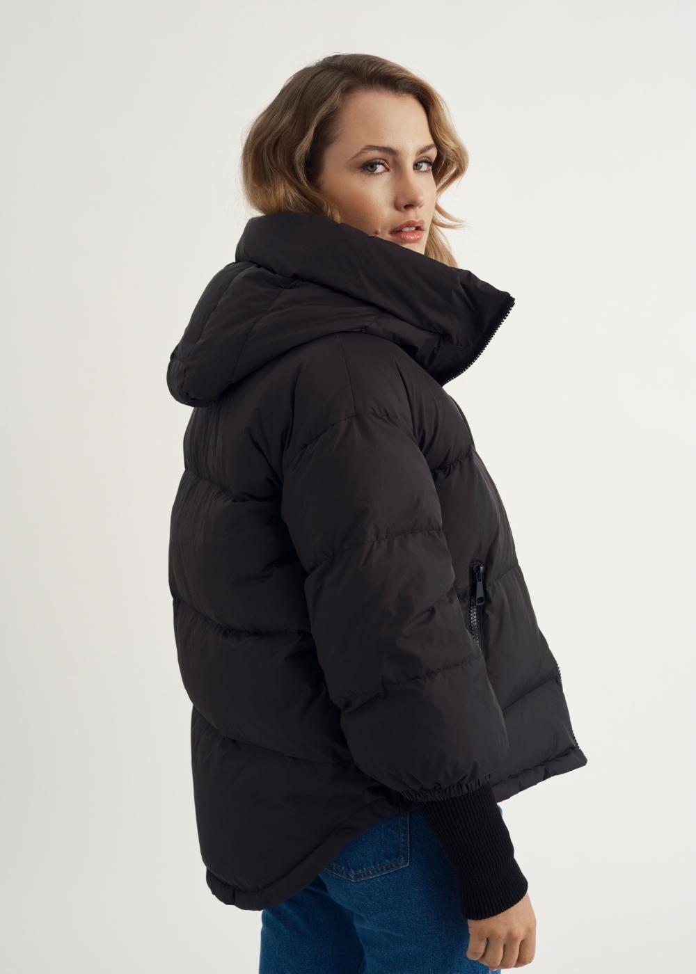 Kurtka puchowa damska oversize KURDT-0406-99(Z23) | OCHNIK