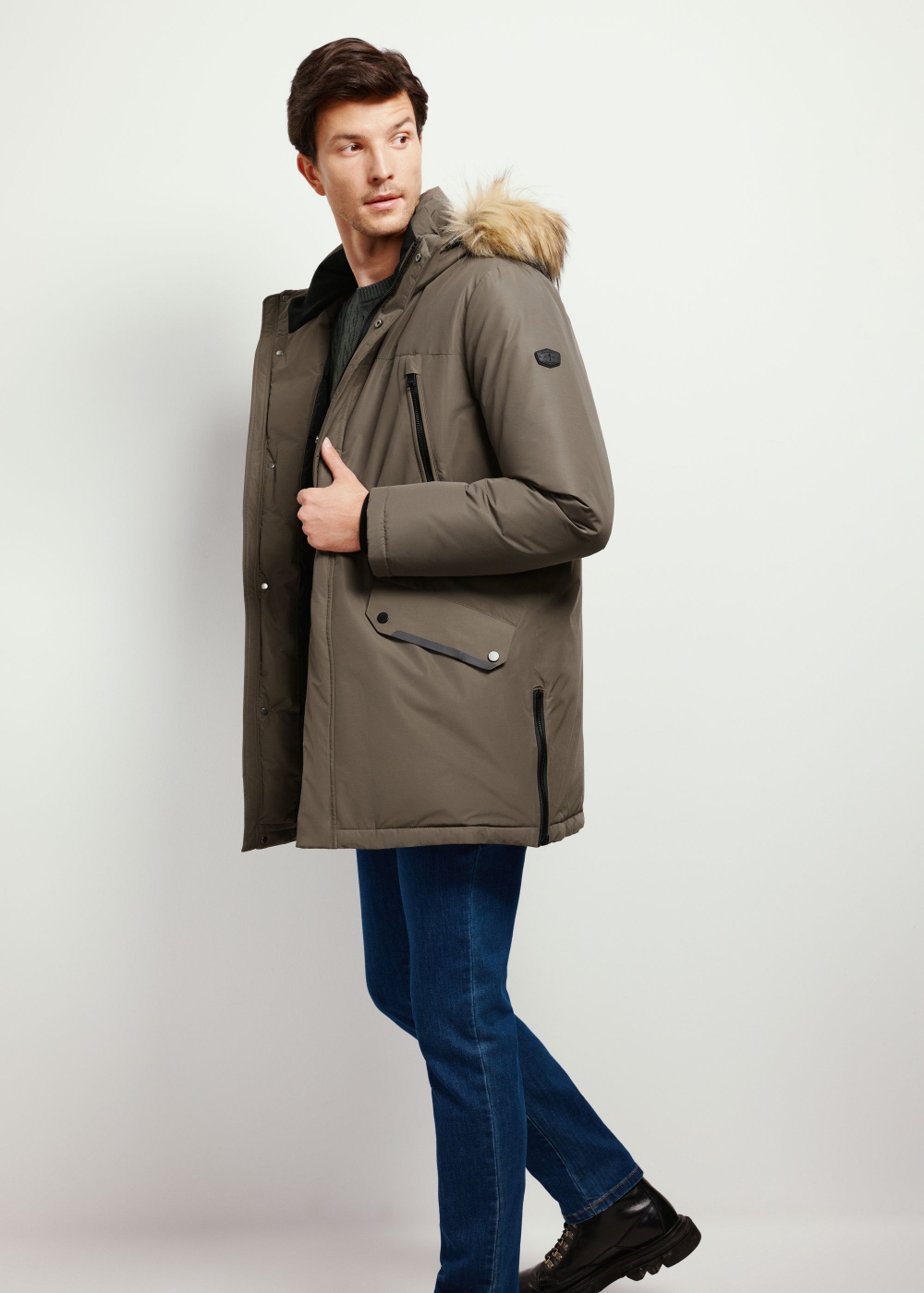 Zimowa kurtka męska oliwkowa KURMT-0346-57(Z24) | OCHNIK