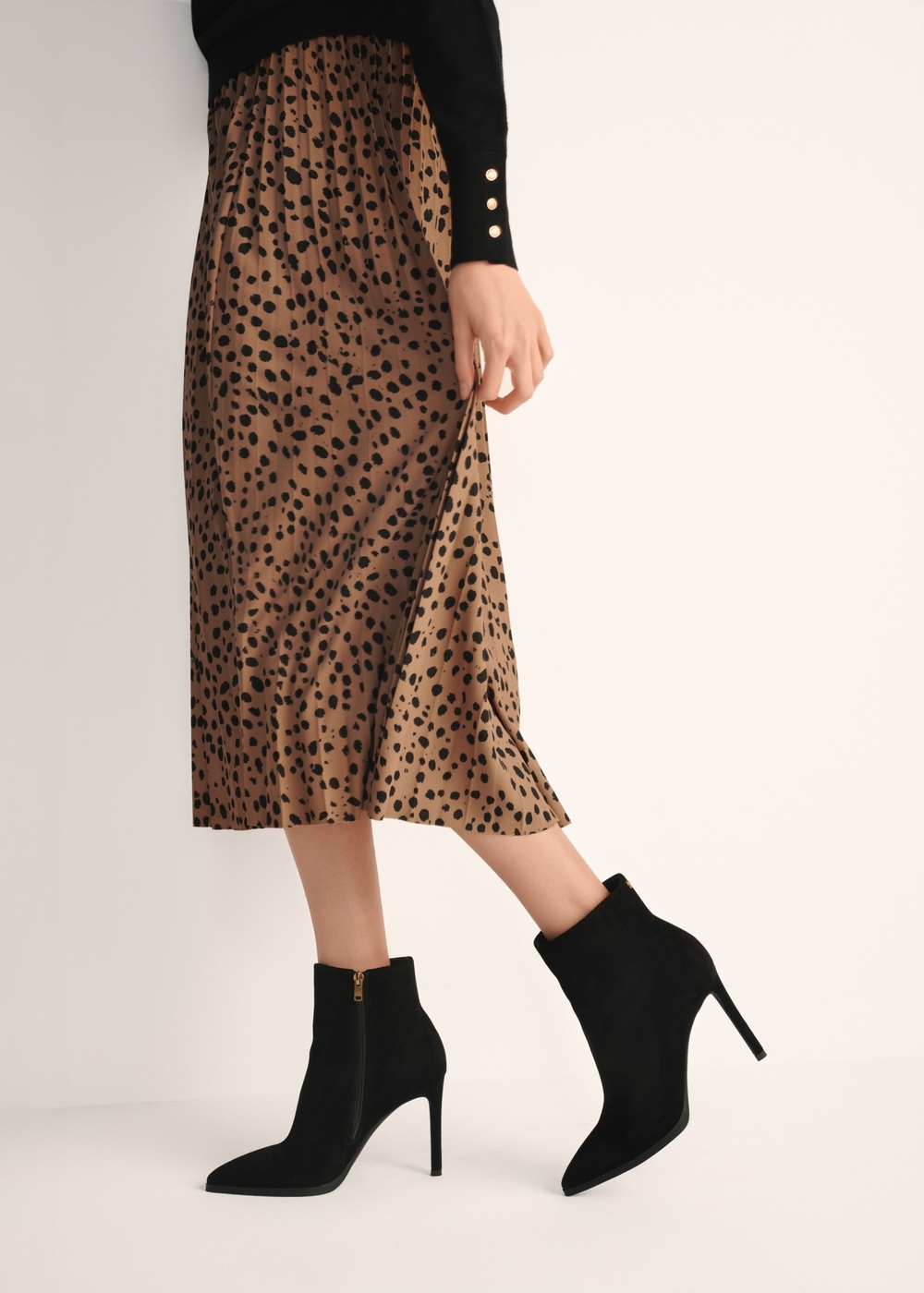 チャッピー Czarne zamszowe botki na szpilce BUTYD-1207-99(Z25) | OCHNIK