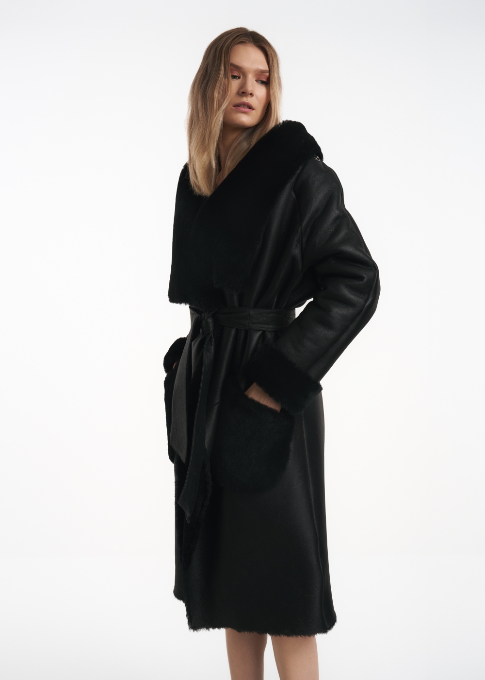 Kożuch damski KOZDS-0038-5543(Z19) | OCHNIK