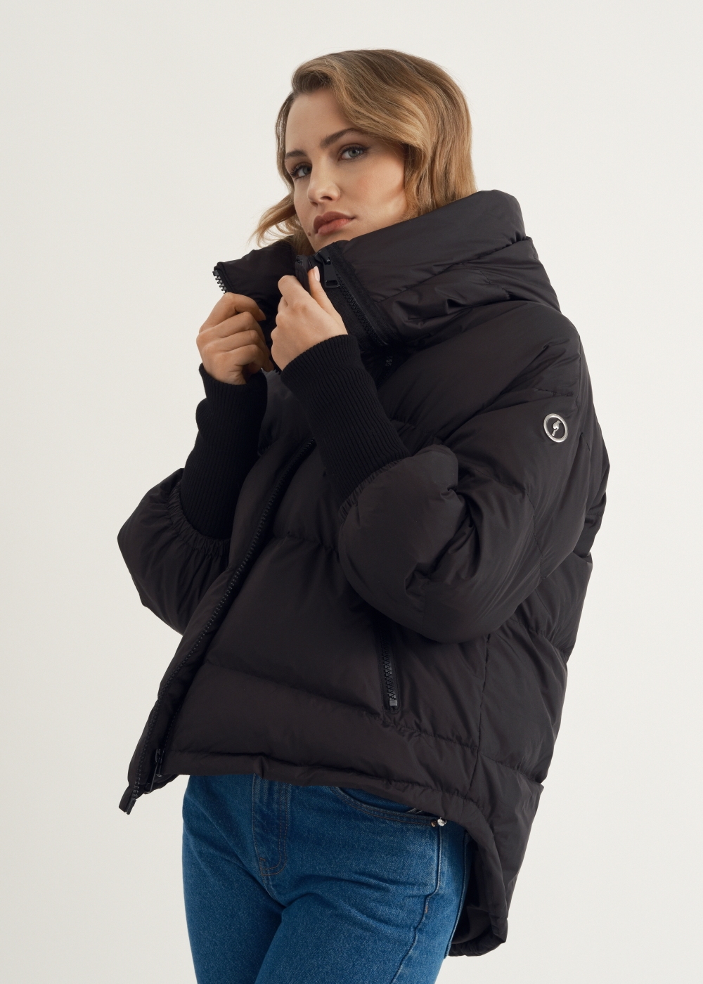 Kurtka puchowa damska oversize KURDT-0406-99(Z23) | OCHNIK