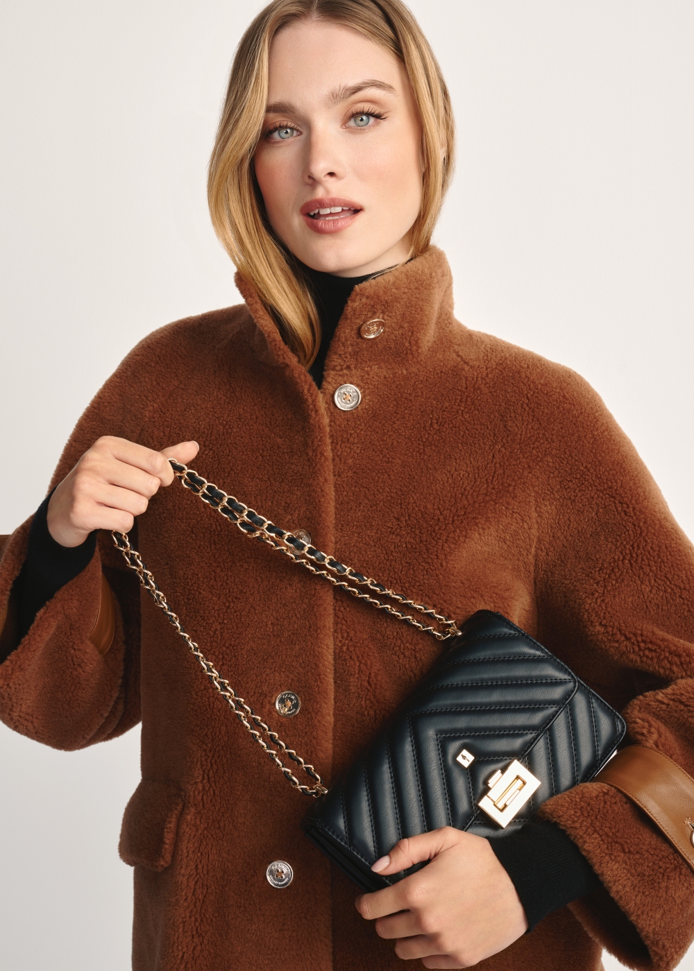 ハナ Czarna pikowana torebka damska TOREC-0528D-99(Z25) | OCHNIK