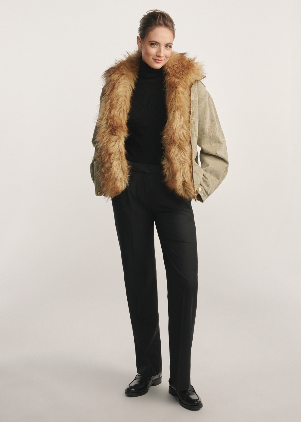 cookyTATA_Fuku10 Oliwkowa kurtka damska z futerkiem KURDT-0611-57(Z25) | OCHNIK