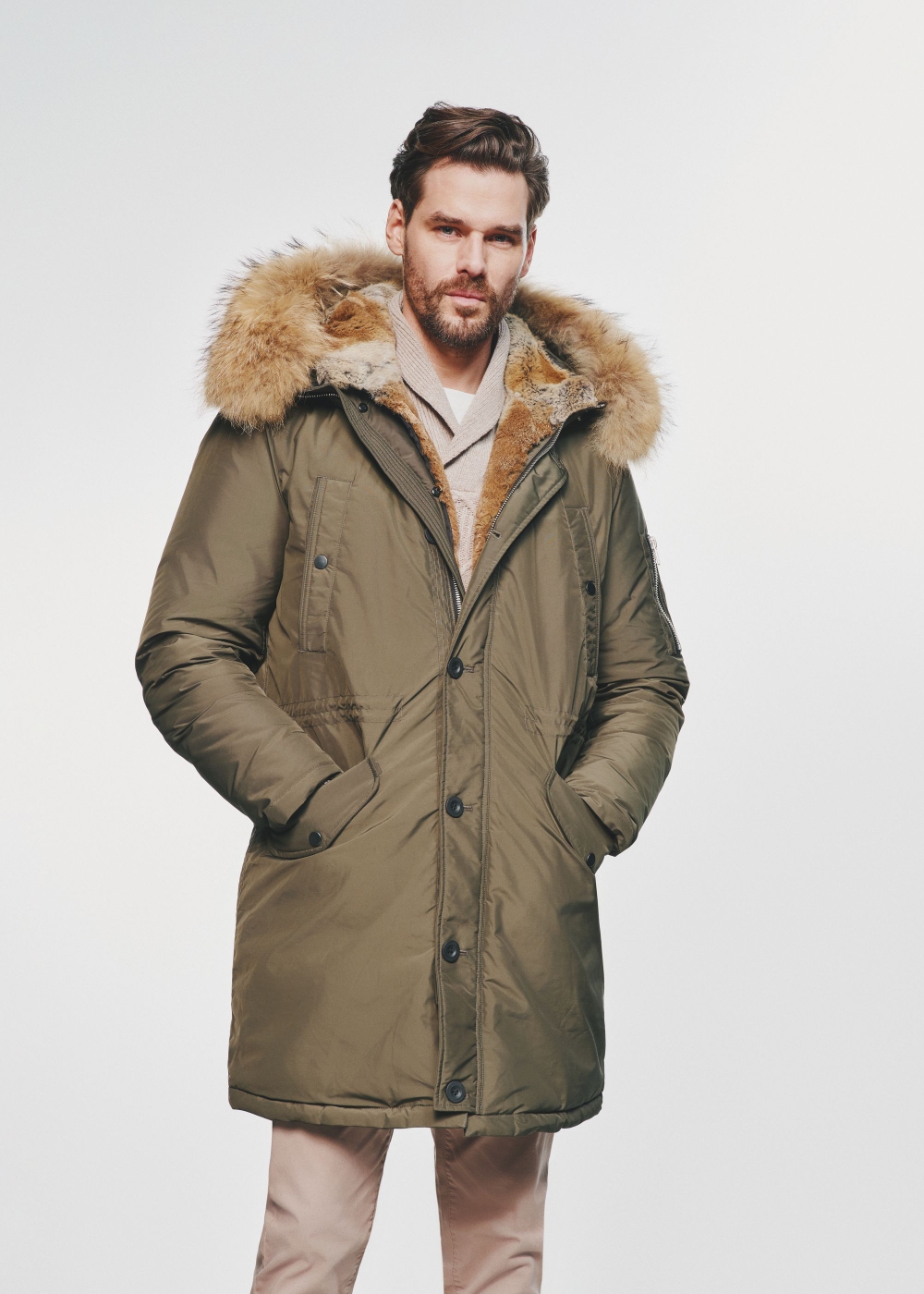Oliwkowa kurtka męska z naturalnym ociepleniem KURMT-0355-57(Z24
