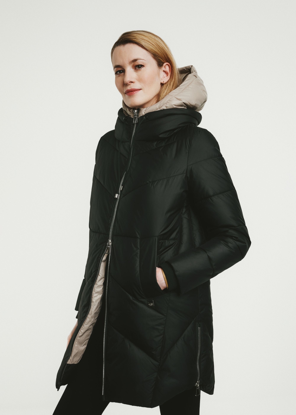 【OnOFF】DMP BLACK SQUARE QUATTR4 Czarna skórzana kurtka oversize damska KURDS-0489-1313(Z24