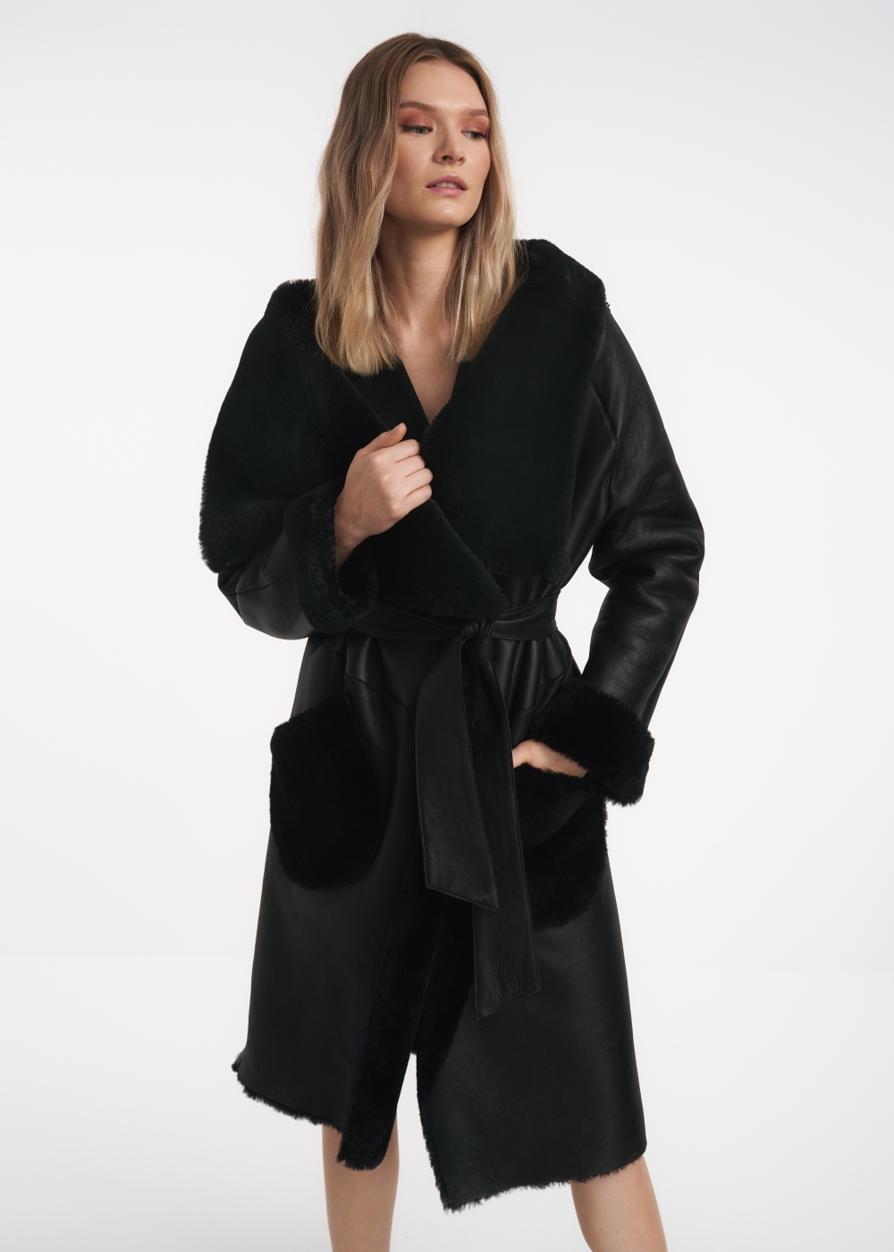 Kożuch damski KOZDS-0038-5543(Z19) | OCHNIK