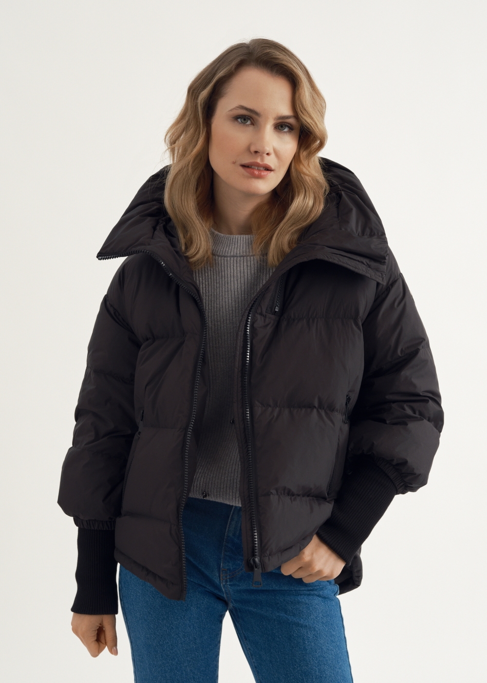 Kurtka puchowa damska oversize KURDT-0406-99(Z23) | OCHNIK