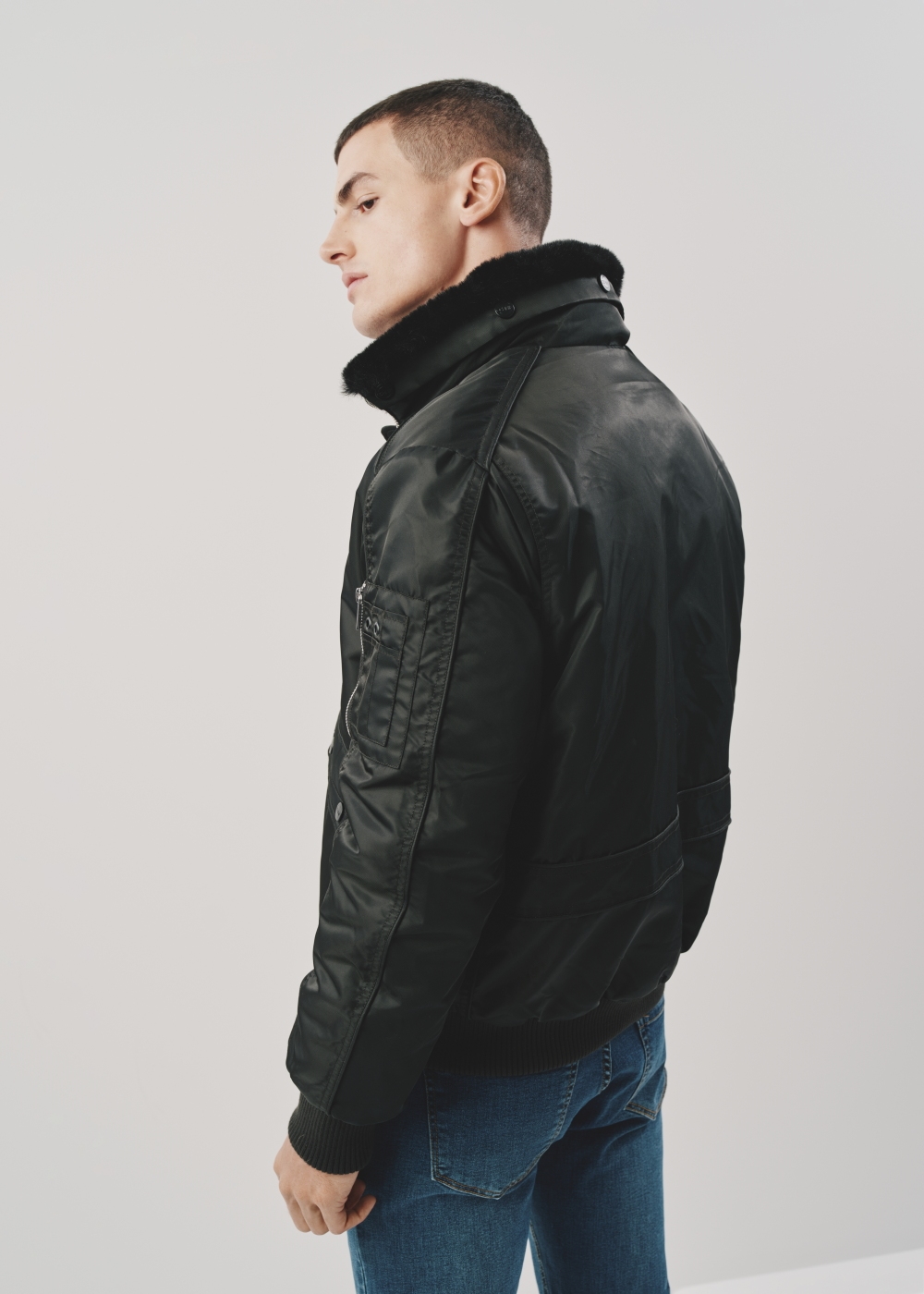 Ciemnozielona ocieplana pilotka męska KURMT-0282-54(Z23) | OCHNIK