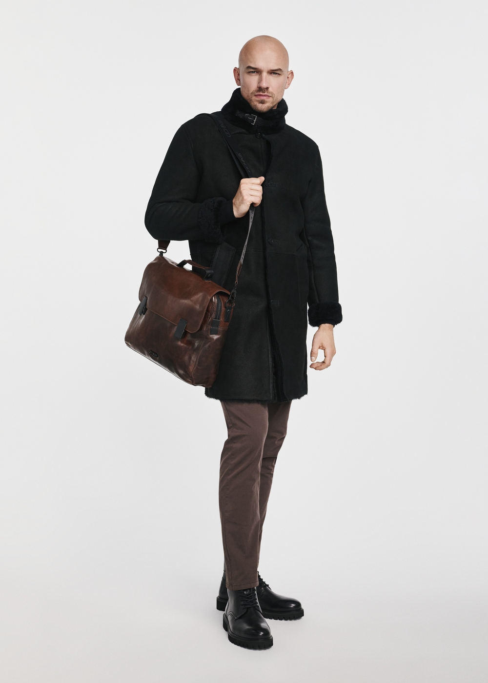 Brązowa skórzana teczka męska TORMS-0102C-79(W25) | OCHNIK