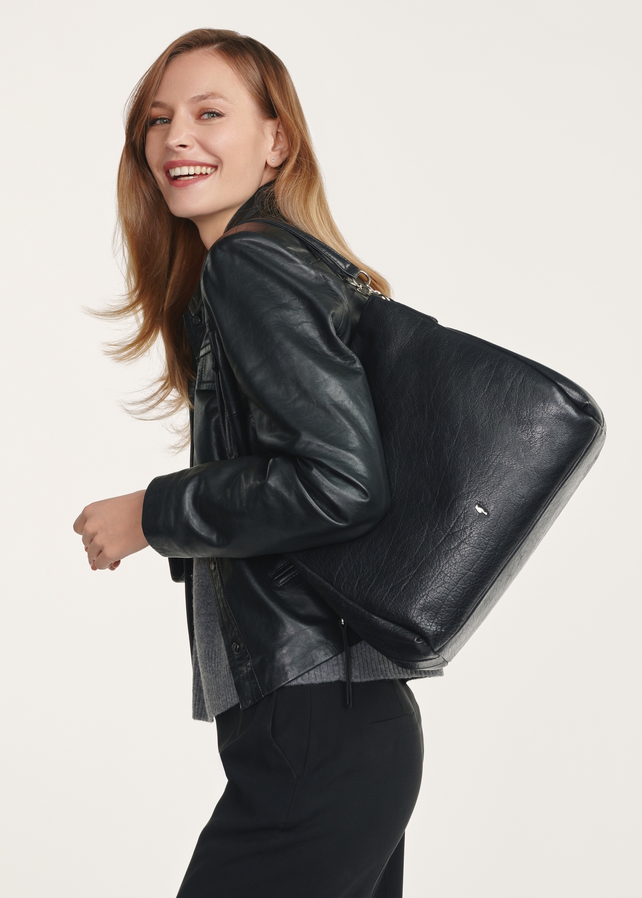 Czarna skórzana damska torebka shopper TORES-0636D-99(Z25)