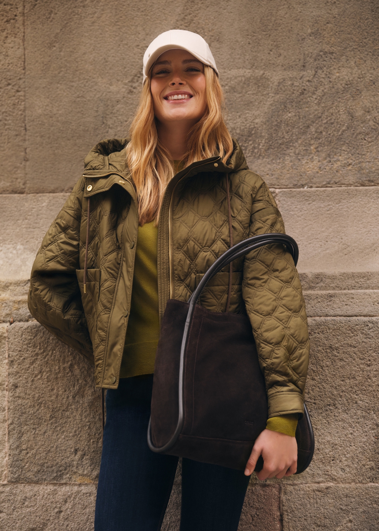 Oliwkowa krótka pikowana kurtka oversize KURDT-0660-8D(W26)