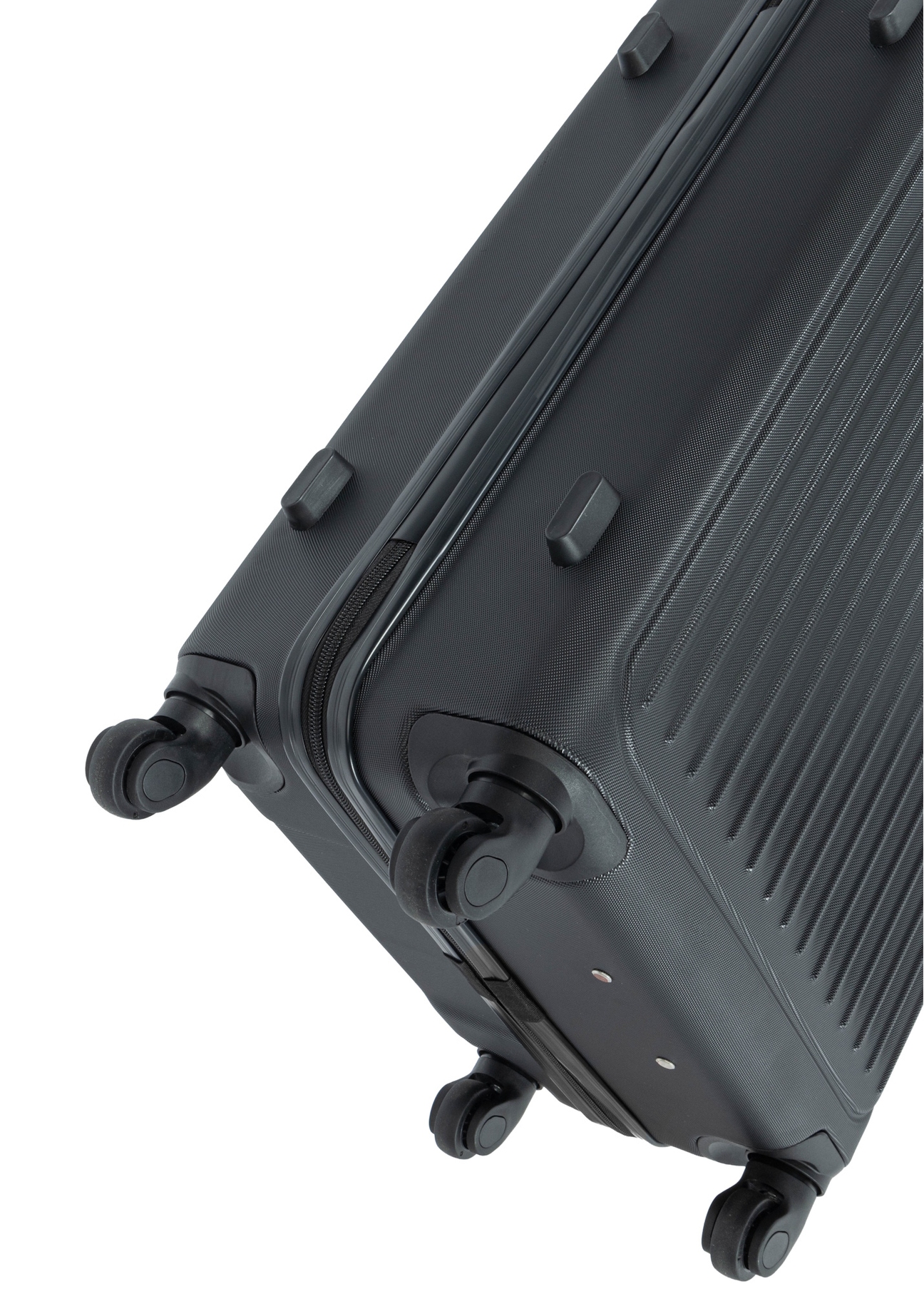 Walizka średnia na kółkach WALAB-0082-99-24(W26), widok kółek produktu na białym tle.