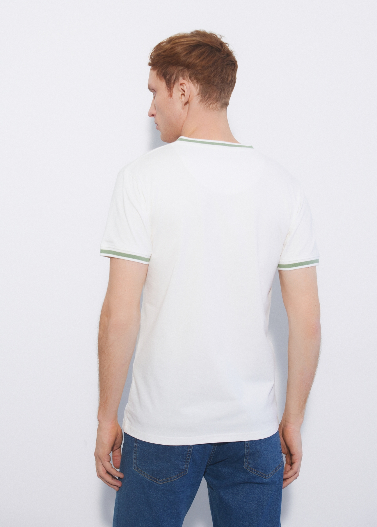 Biało-zielony T-shirt męski TSHMT-0069-12(W24)-03