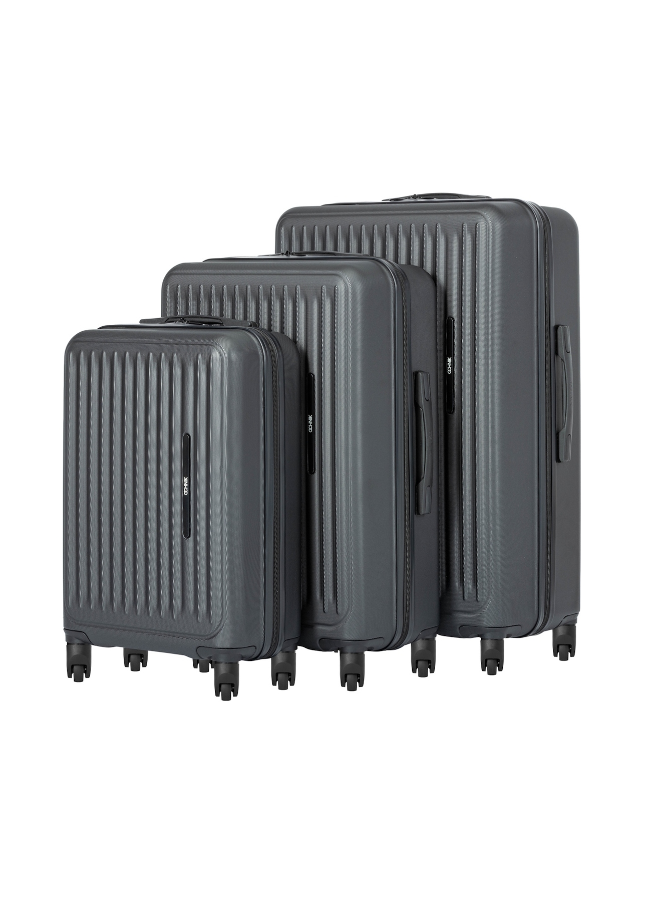 Komplet walizek na kółkach 19"/24"/29" WALAB-0082-99(W26), widok produktów skosem na białym tle.