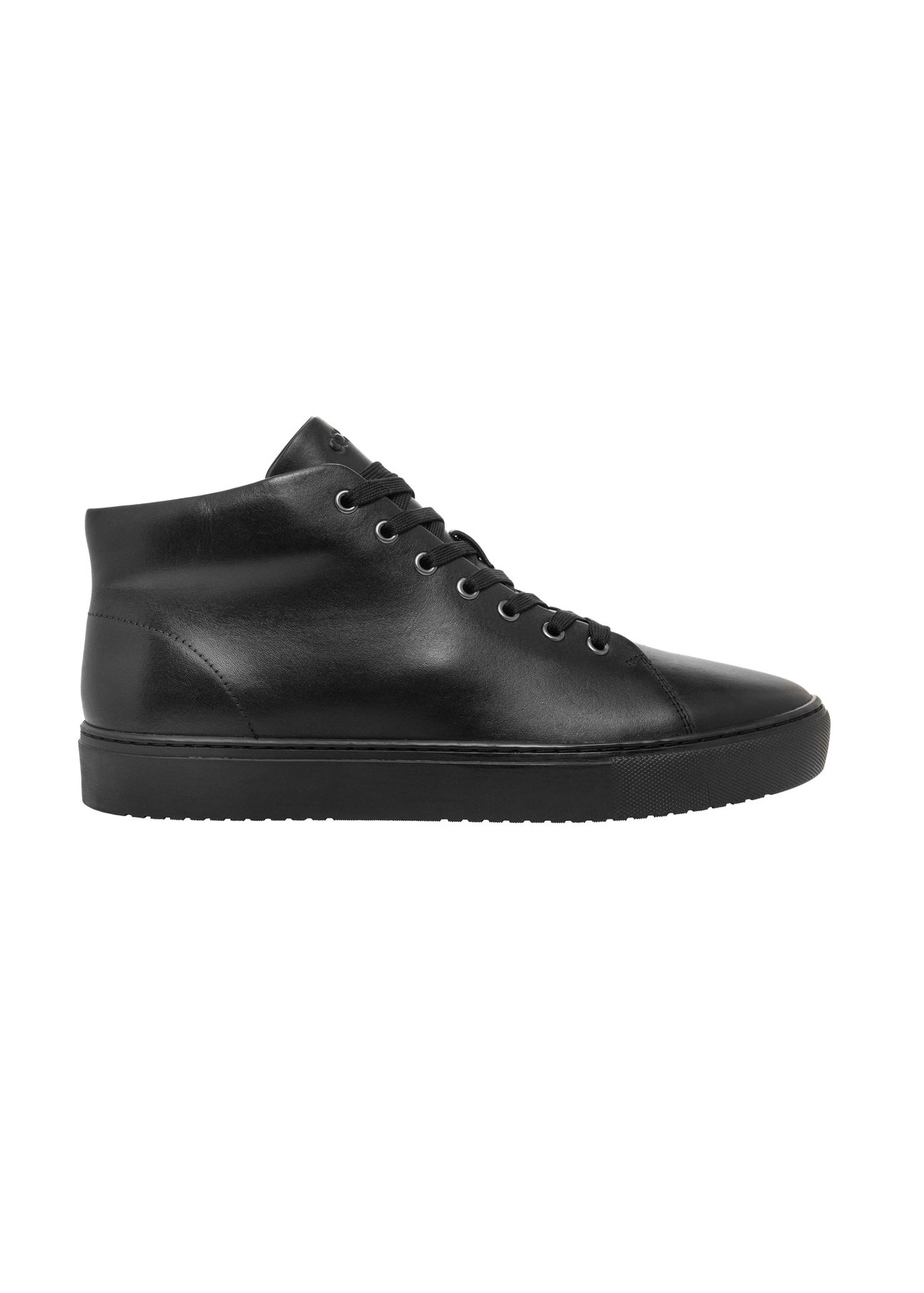 Czarne skórzane buty męskie BUTYM-0550-99(Z26), widok produktu z boku na białym tle.
