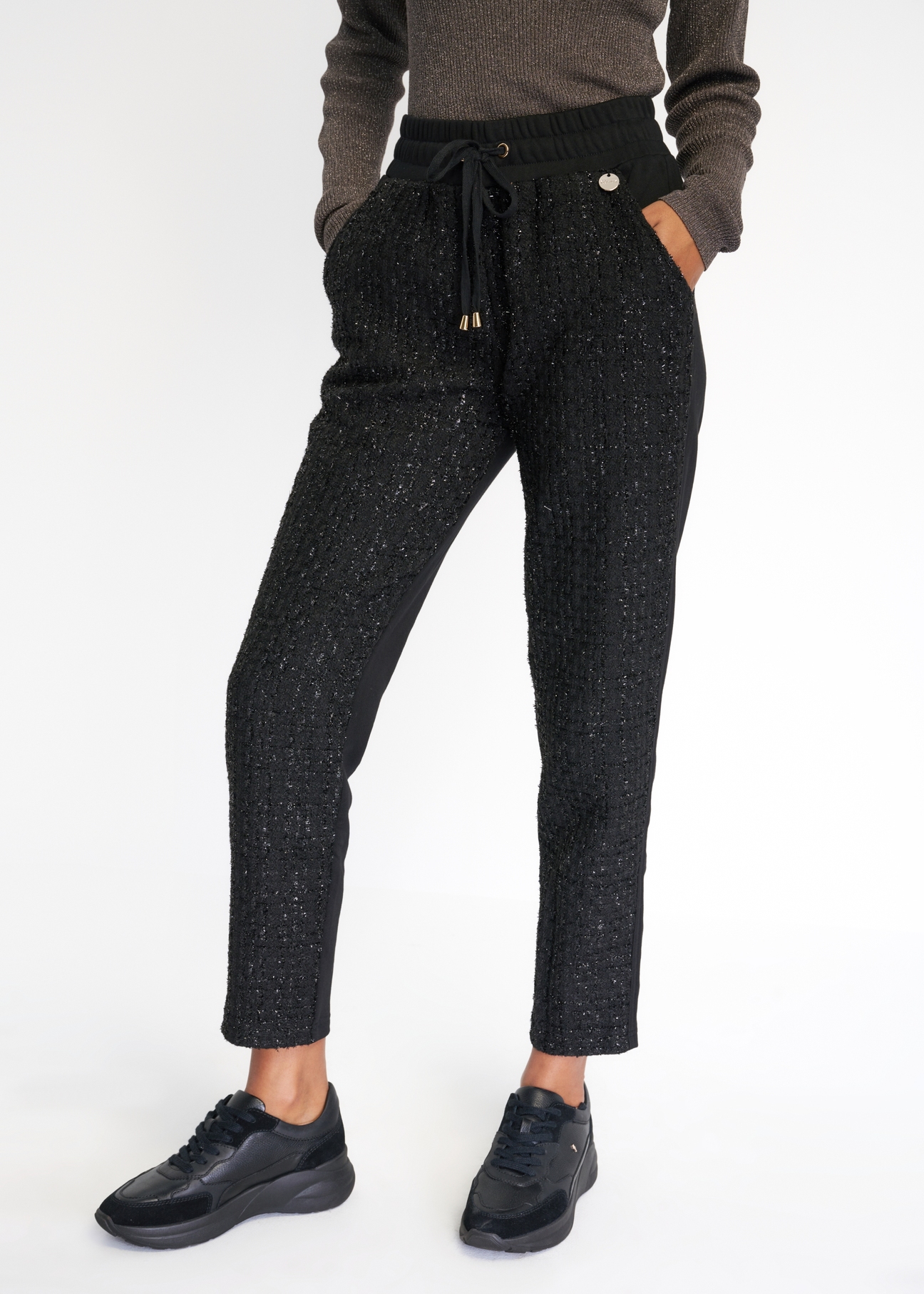 Eleganckie czarne spodnie damskie SPODT-0077-99(Z22)-01