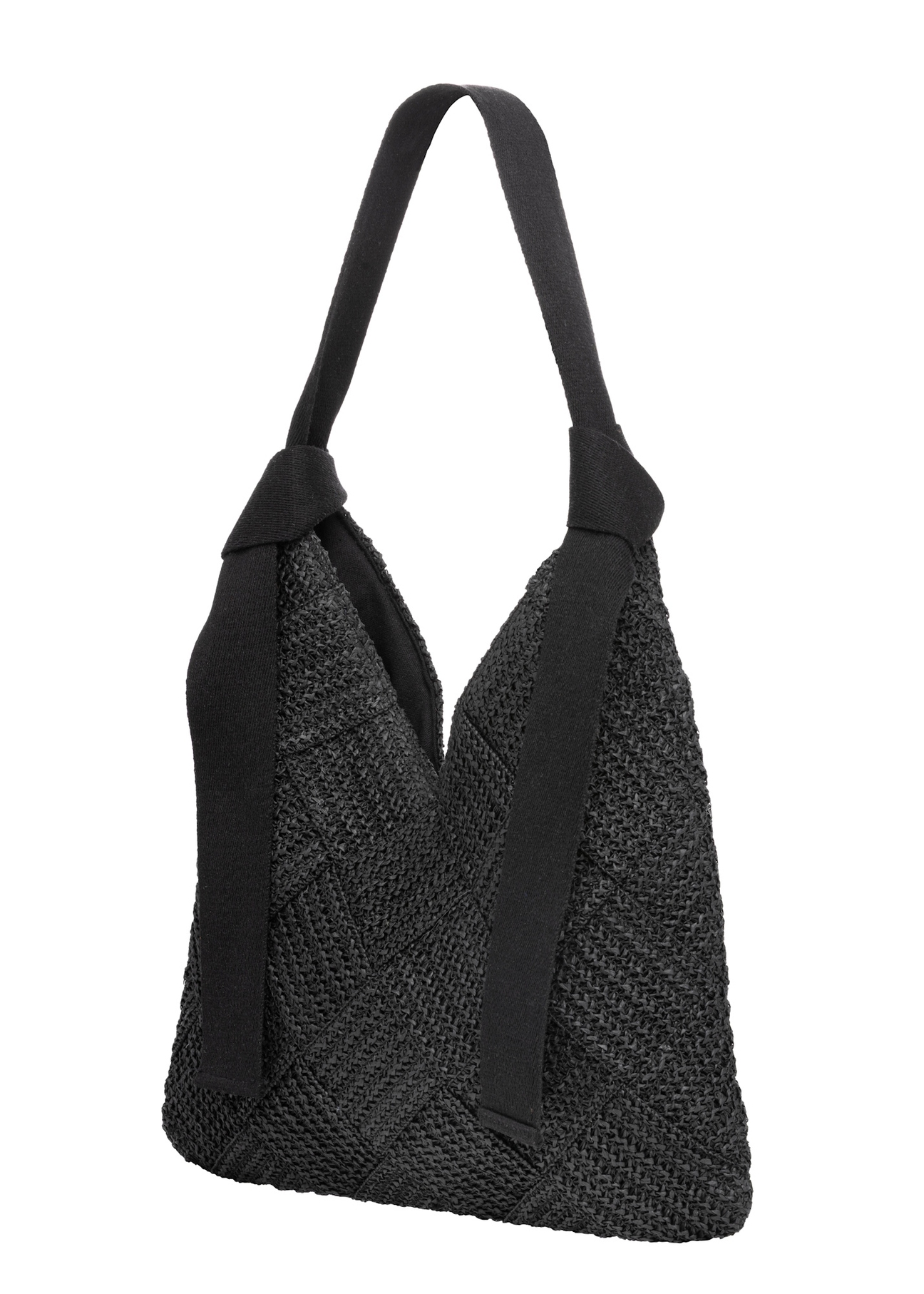 Czarna torebka damska z naturalnego włókna TOREC-1039-99(W26), widok produktu skosem na białym tle.