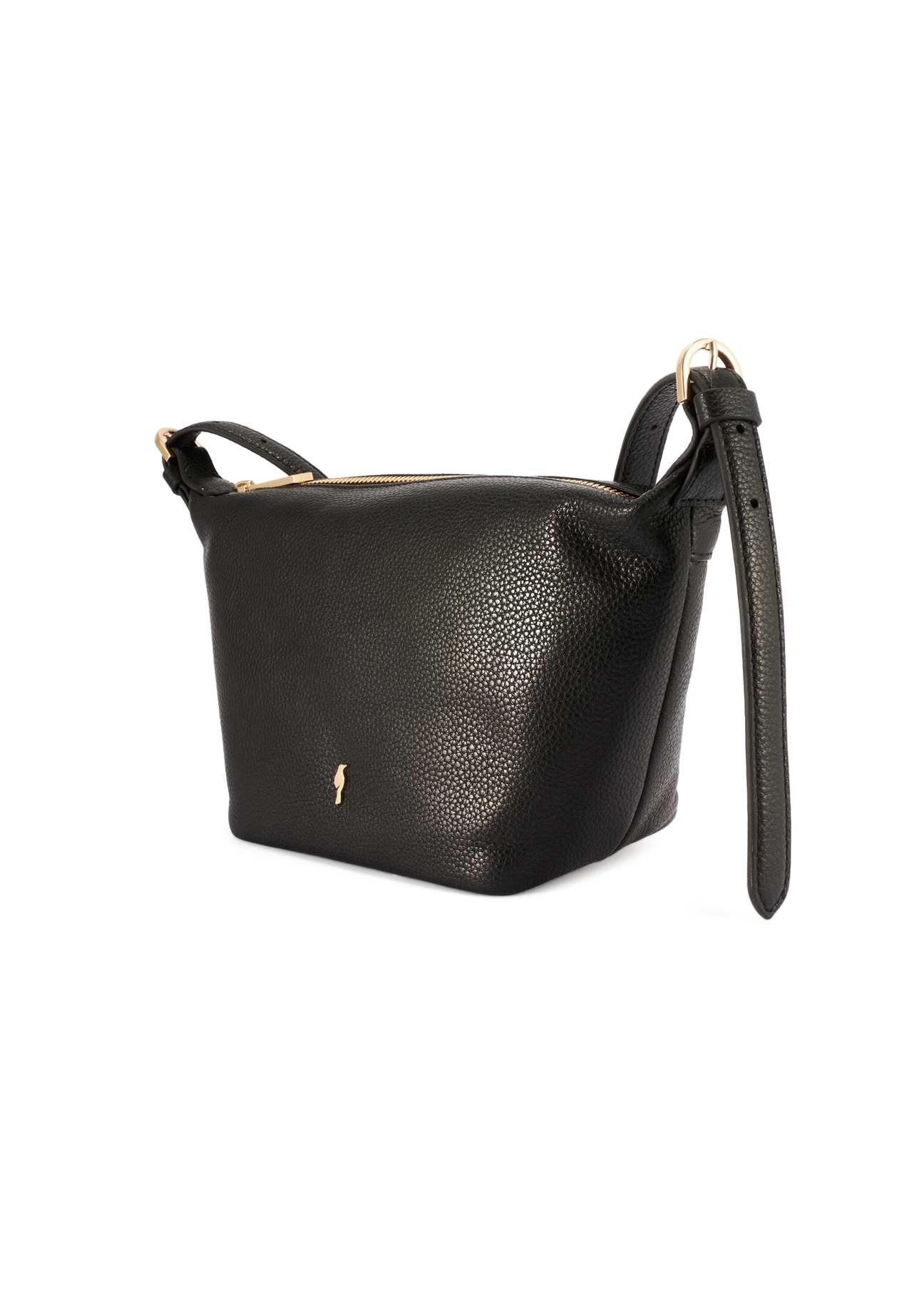 Czarna niewielka torebka ze skóry naturalnej TORES-1267-9I(W26), widok poduktu skosem na białym tle.