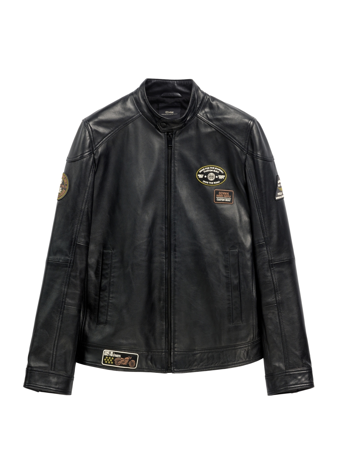 Skórzana czarna kurtka męska KURMS-0301A-99(W26) - widok produktu z przodu, na białym tle. 