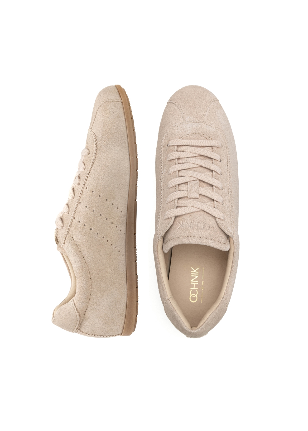 Beżowe zamszowe buty damskie BUTYD-1261-1A(W26), widok produktu z góry na białym tle.