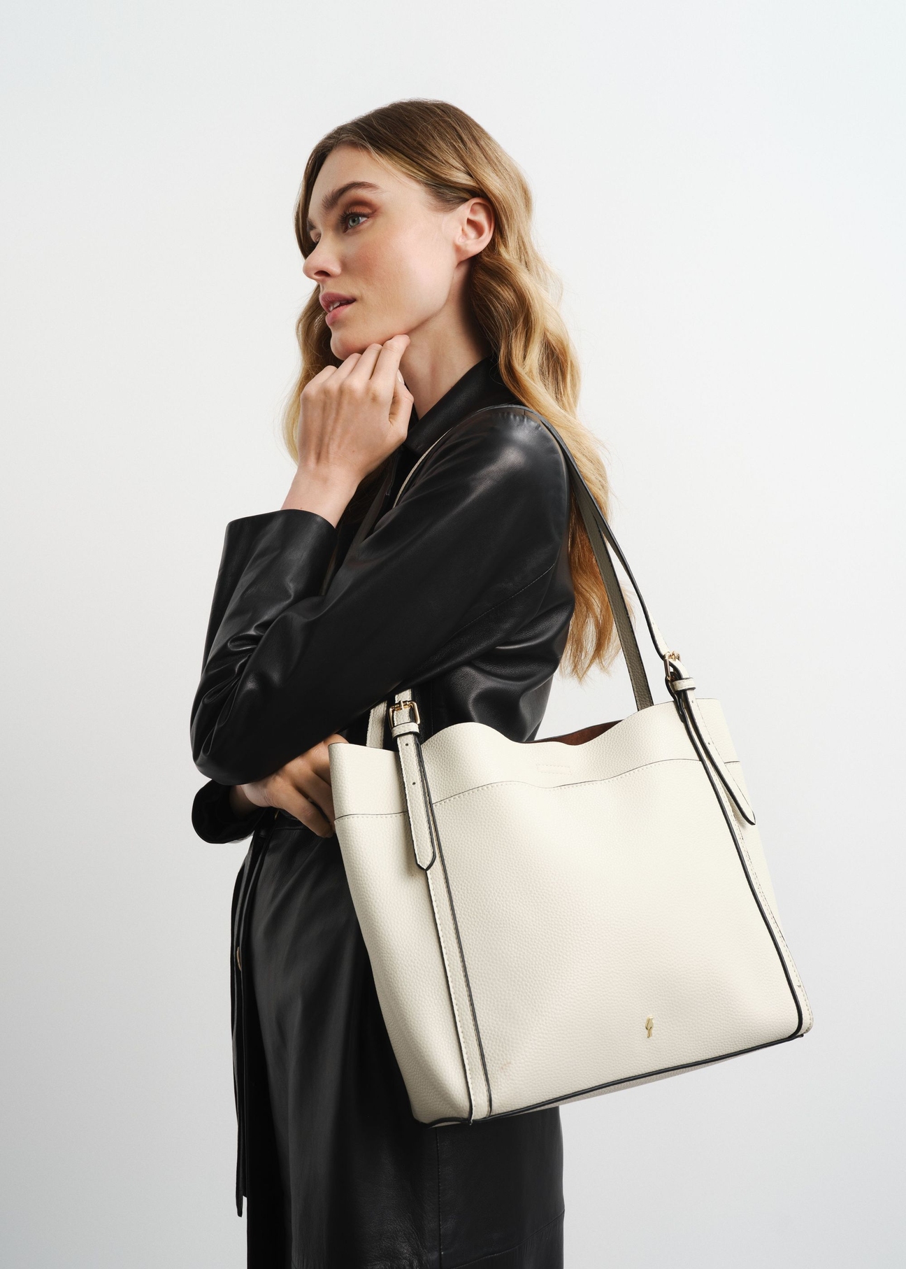 Torebka damska shopper z kosmetyczką TOREC-0779-12(W23)-09