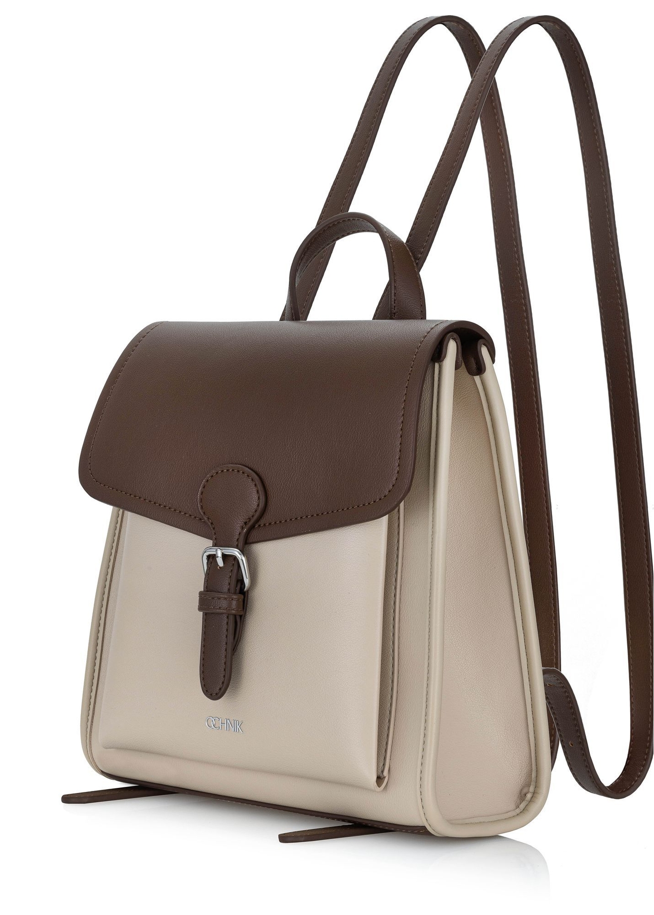 Elegancki średni plecak damski TOREC-0985A-15(Z25) - widok produktu po skosie na białym tle.