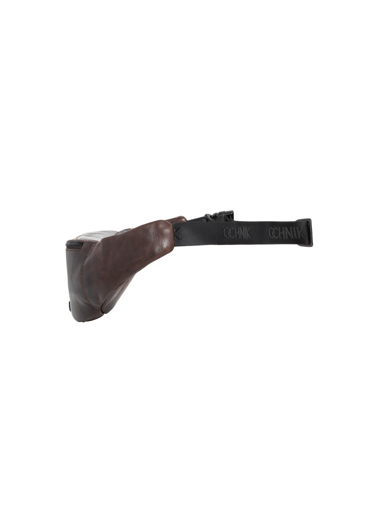 Skórzana brązowa nerka męska TORMS-0543-1I(Z26), widok produktu z boku na białym tle.