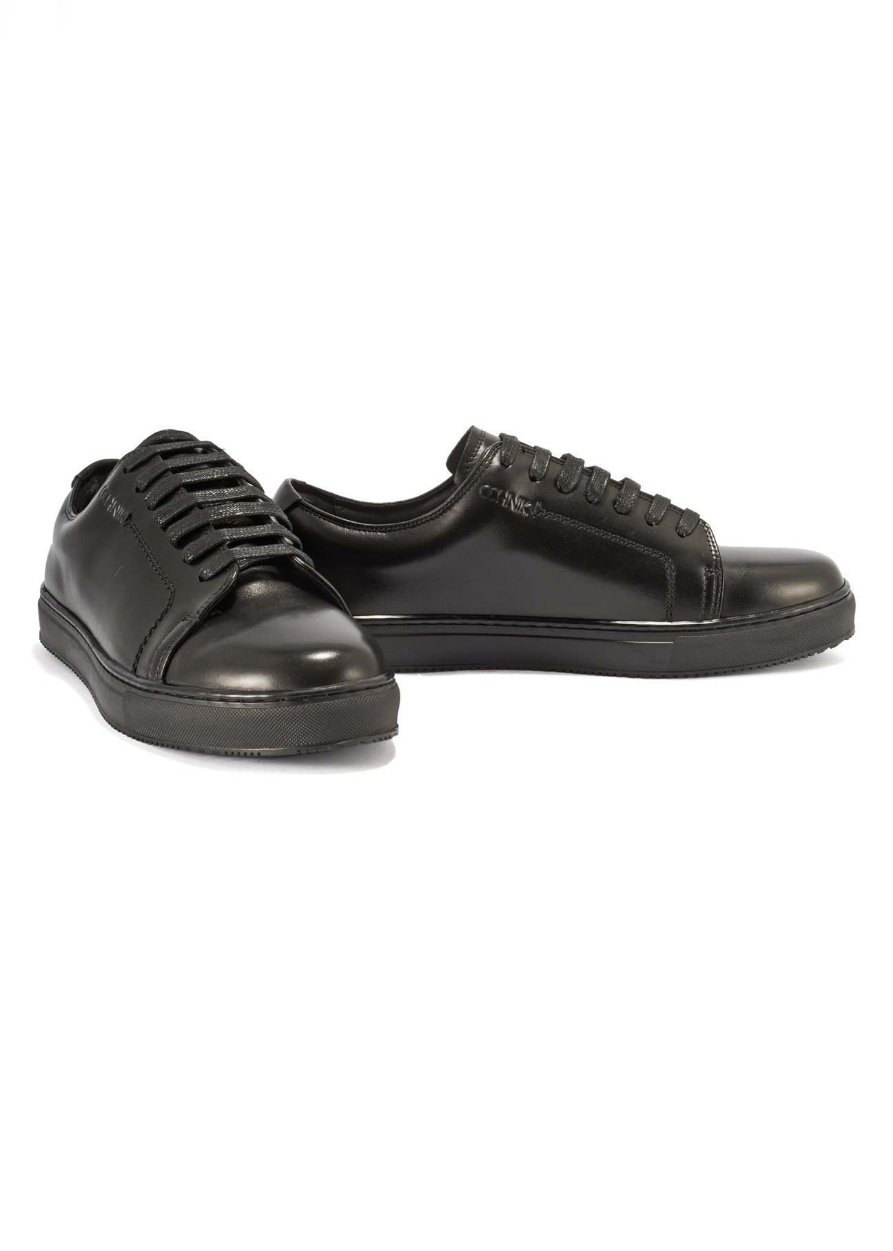 Skórzane czarne buty sportowe BUTYM-0508-99(Z25)