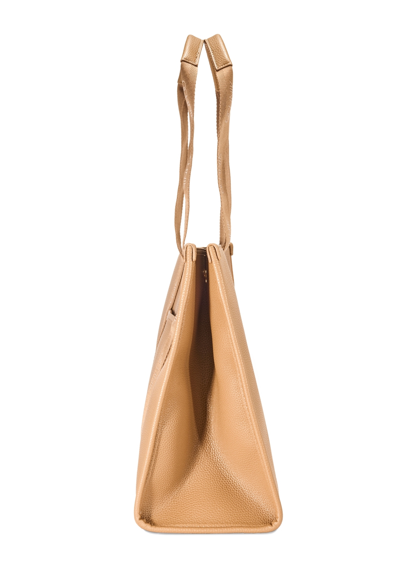 Duża torebka shopper camelowa TOREC-0977A-24(Z25), widok produktu od boku na białym tle.