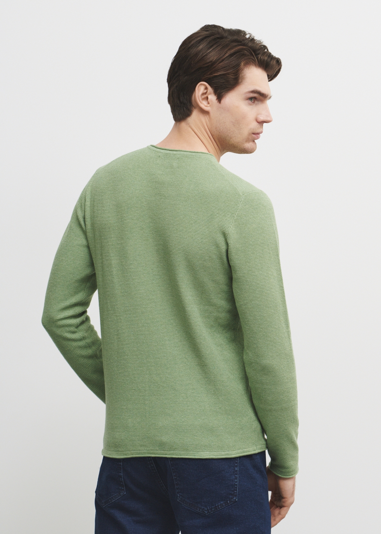 Zielony sweter męski basic SWEMT-0128-51(W23)-03