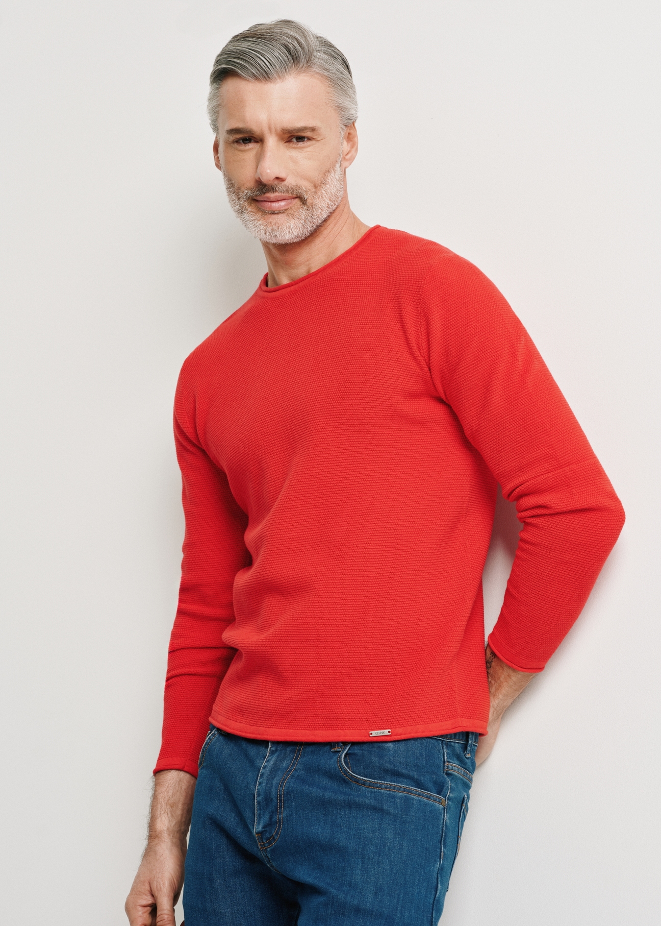 Czerwony sweter męski basic SWEMT-0128-42(W24)-01