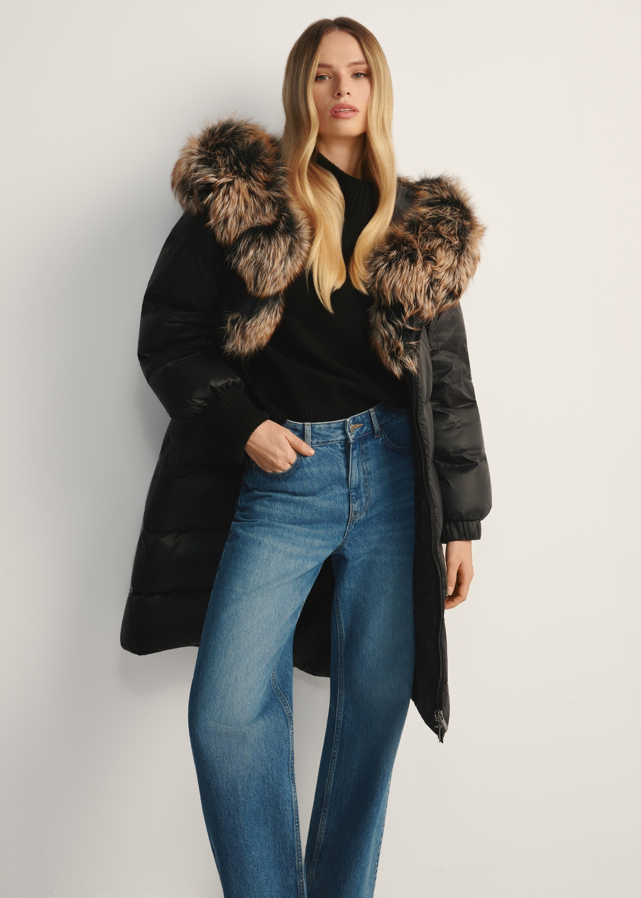 Czarna kurtka damska z naturalnym ociepleniem KURDT-0623-99(Z25)