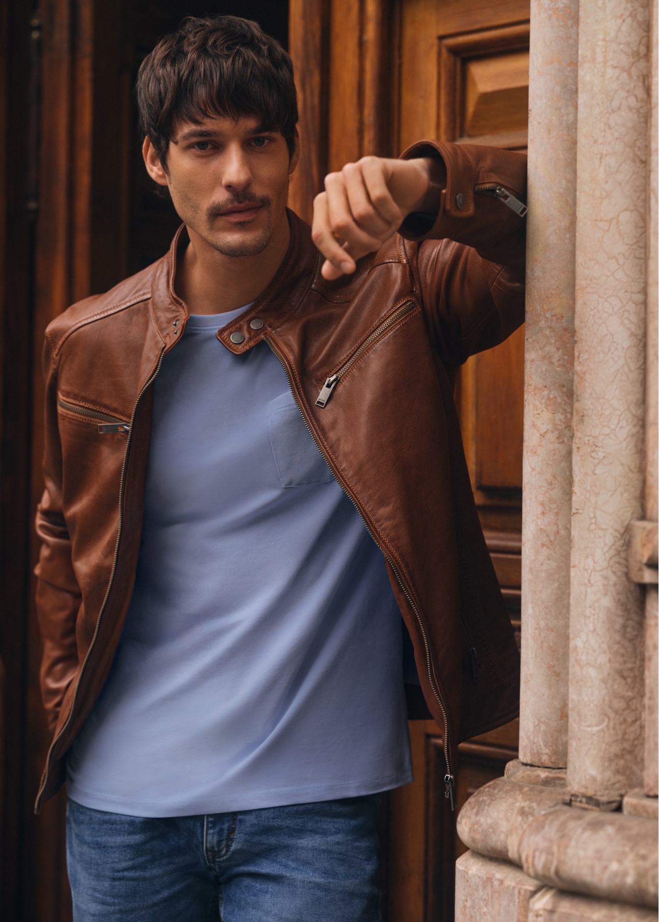 Jasnobrązowa skórzana kurtka męska KURMS-0326-1G(W26)