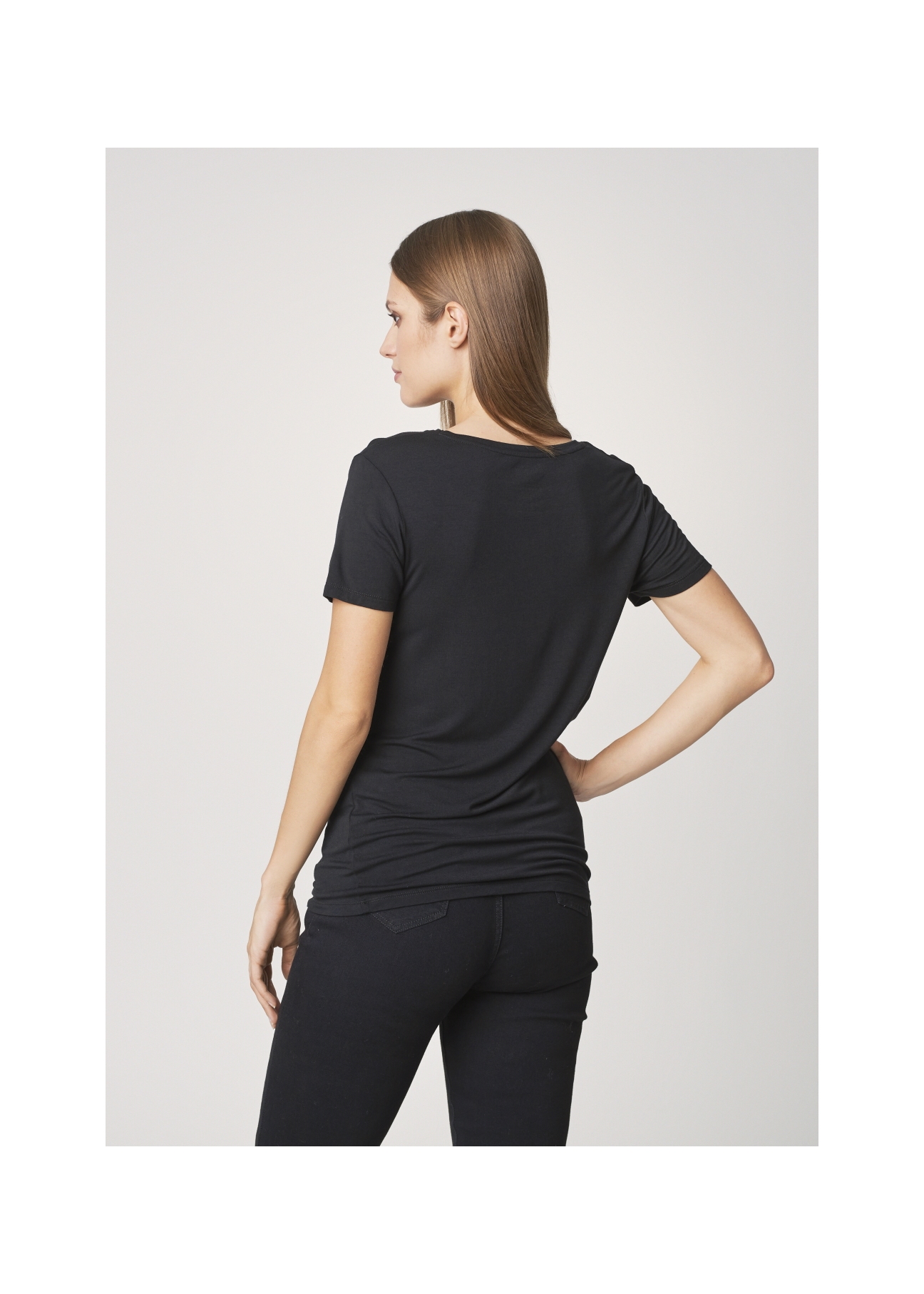 Czarny T-shirt damski z wilgą TSHDT-0078-99(Z21)-03