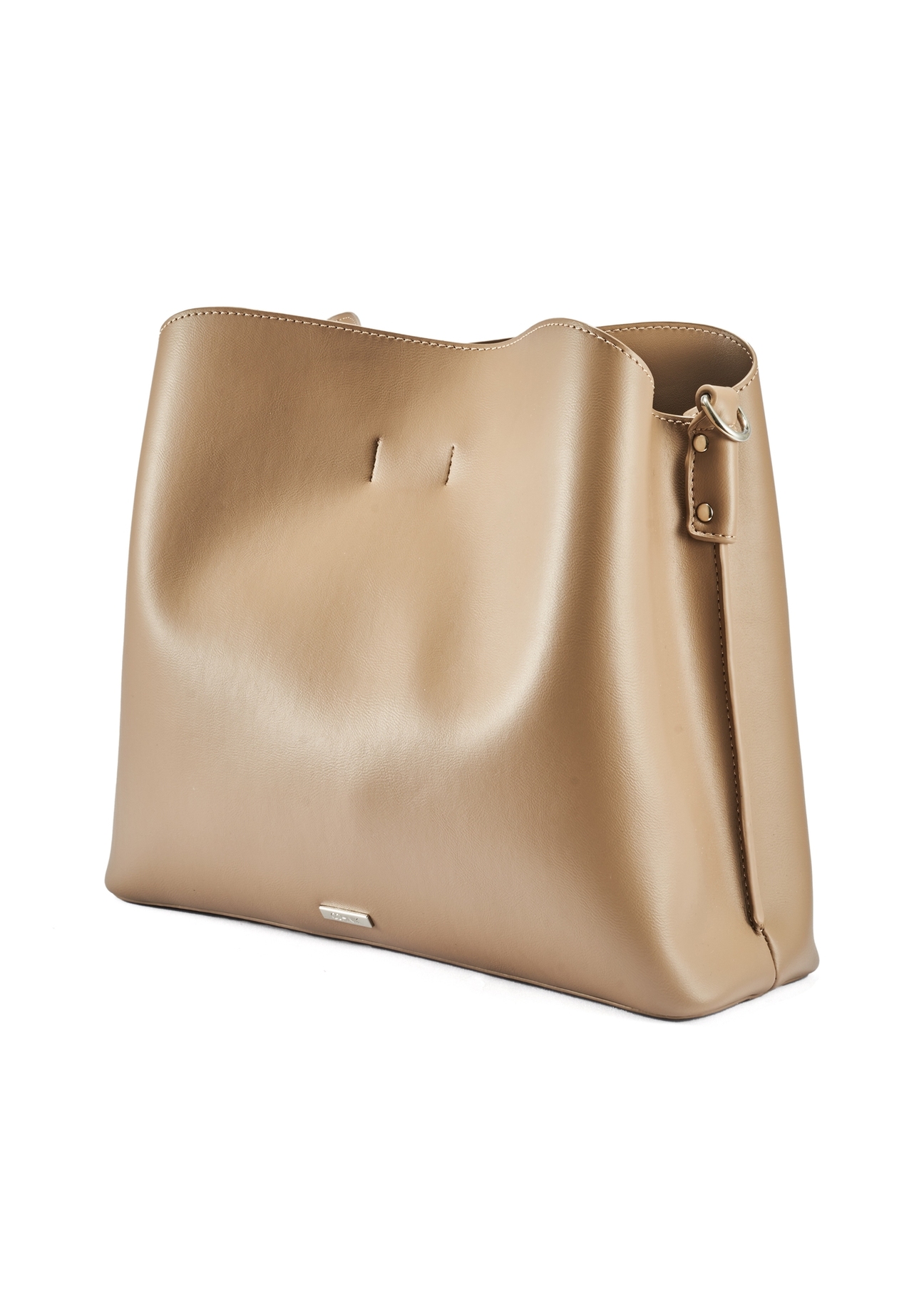 Beżowa torebka shopper damska TOREC-0862B-81(Z25), widok produktu skosem na białym tle.