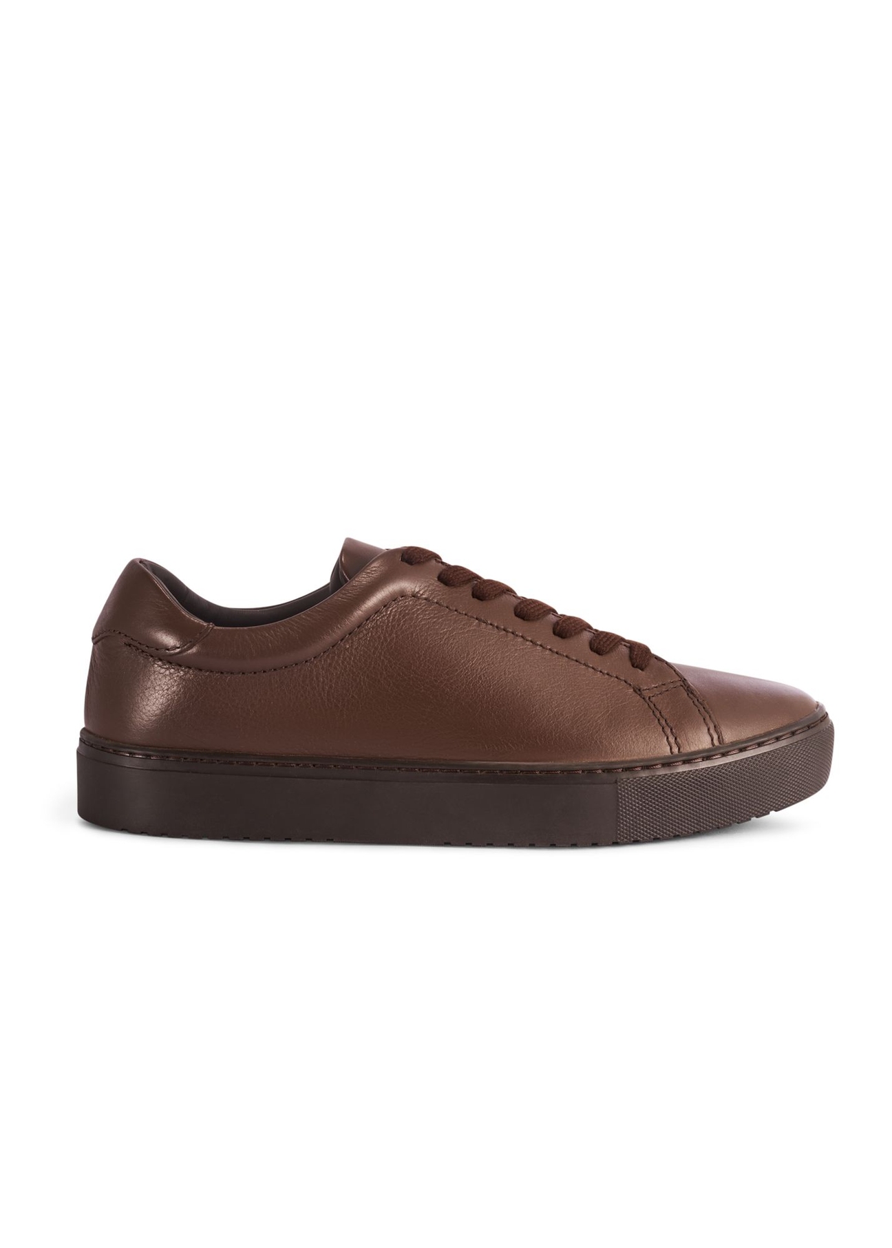 Brązowe skórzane buty sportowe BUTYM-0503-89(Z25) - widok produktu z boku na białym tle. 