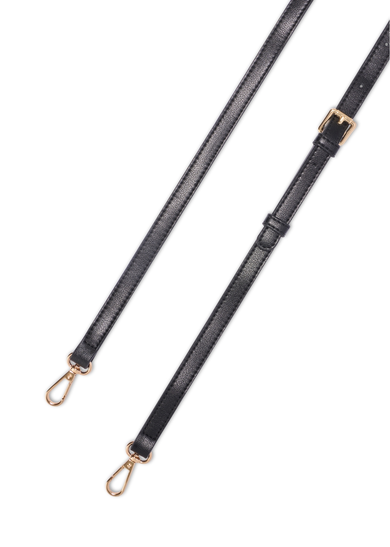 Czarna torebka damska z monogramem TOREC-1180-9P(W26), widok paska produktu na białym tle.