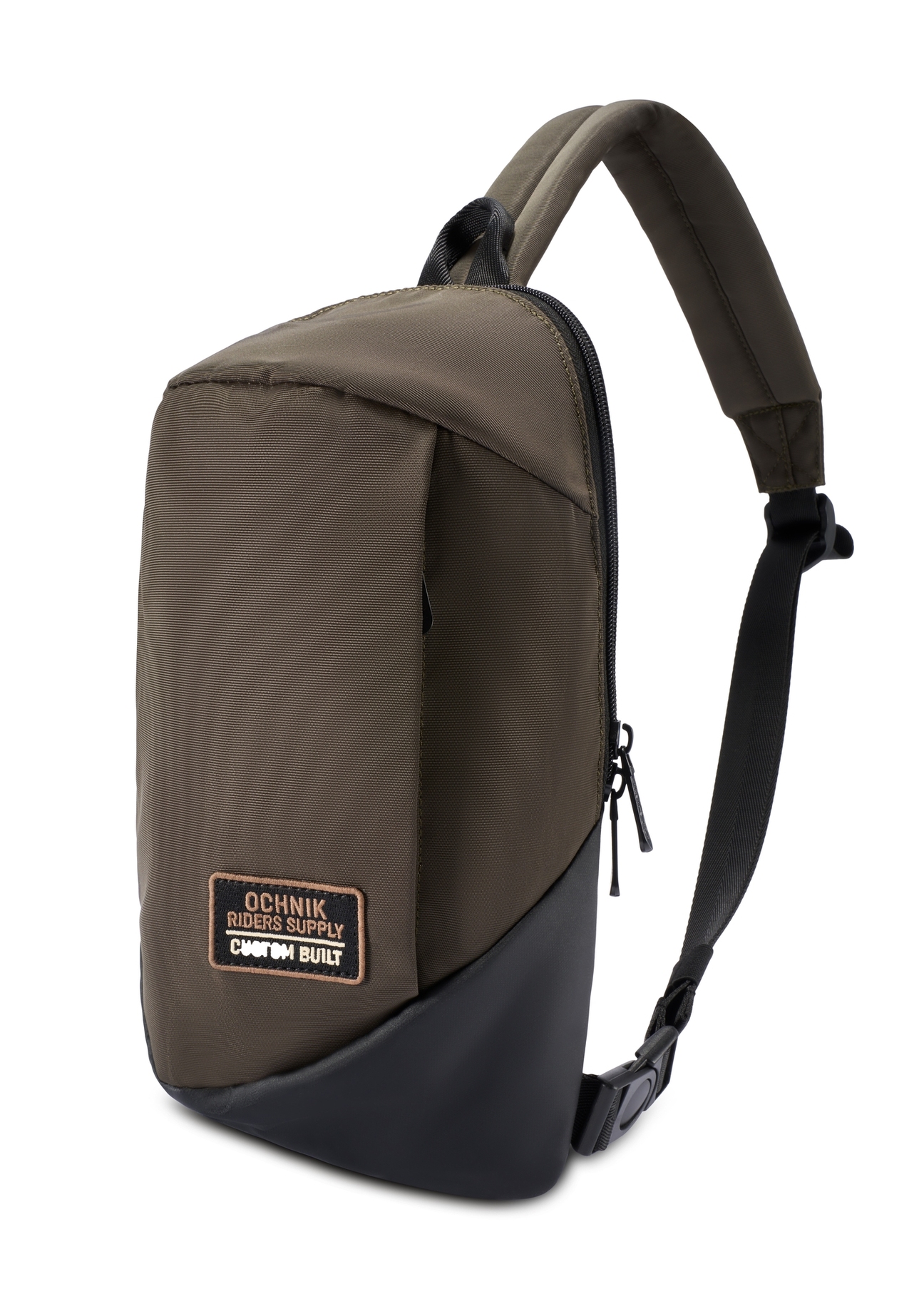 Męska torba na ramię w kolorze khaki TORMN-0416-8D(W26) - widok produktu po skosie, na białym tle.