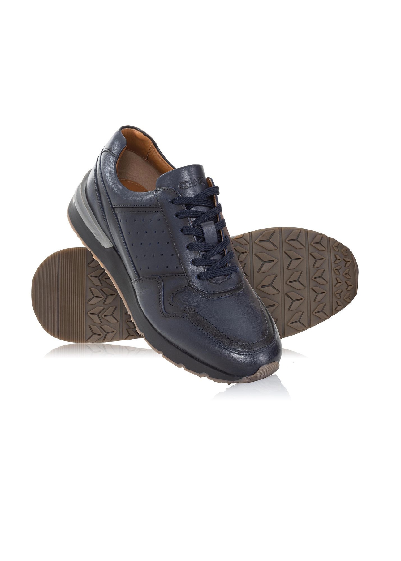 Granatowe skórzane sneakersy męskie BUTYM-0434-68(W23)-04