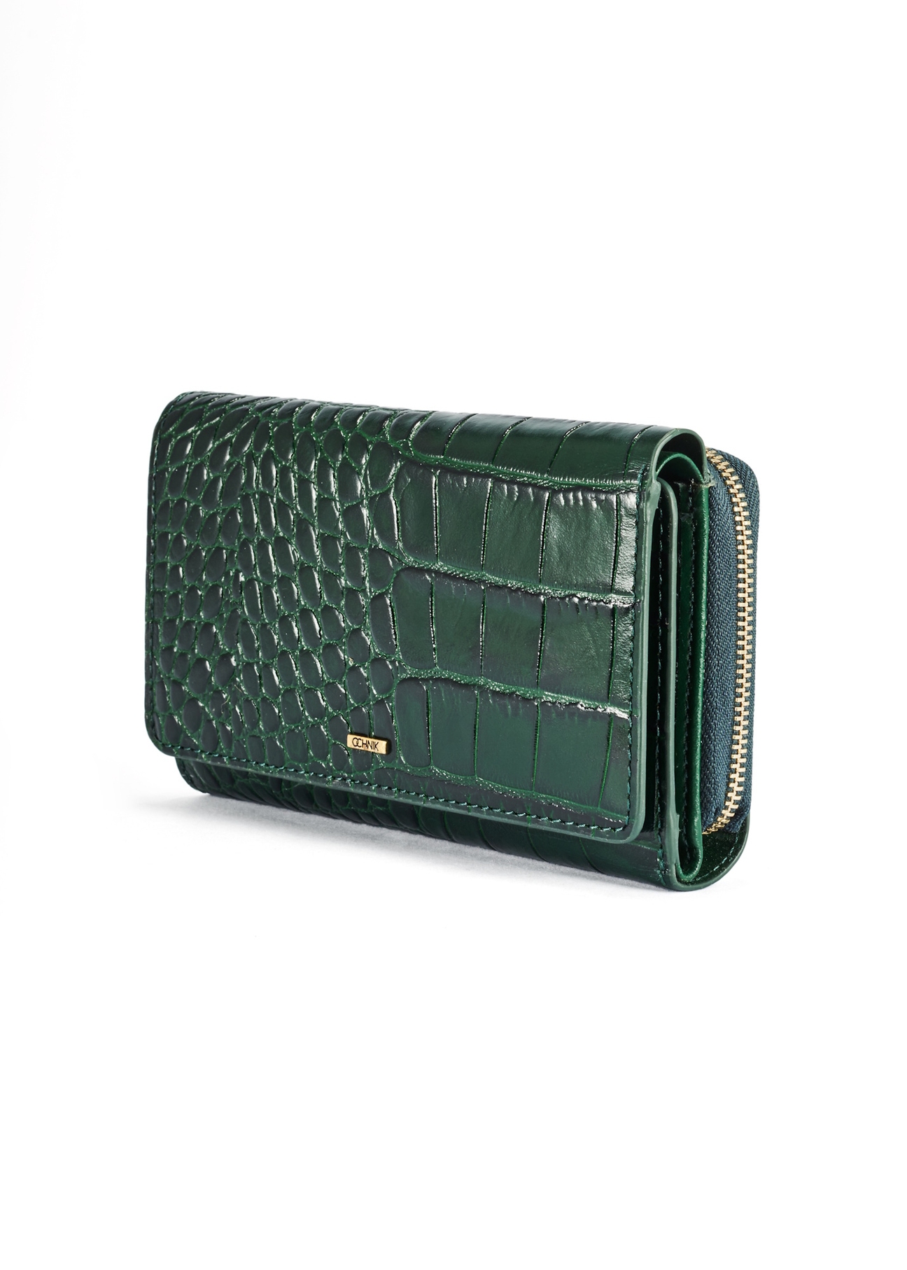 Ciemnozielony portfel damski croco PORES-0951-51(W25) - widok produktu po skosie na białym tle.