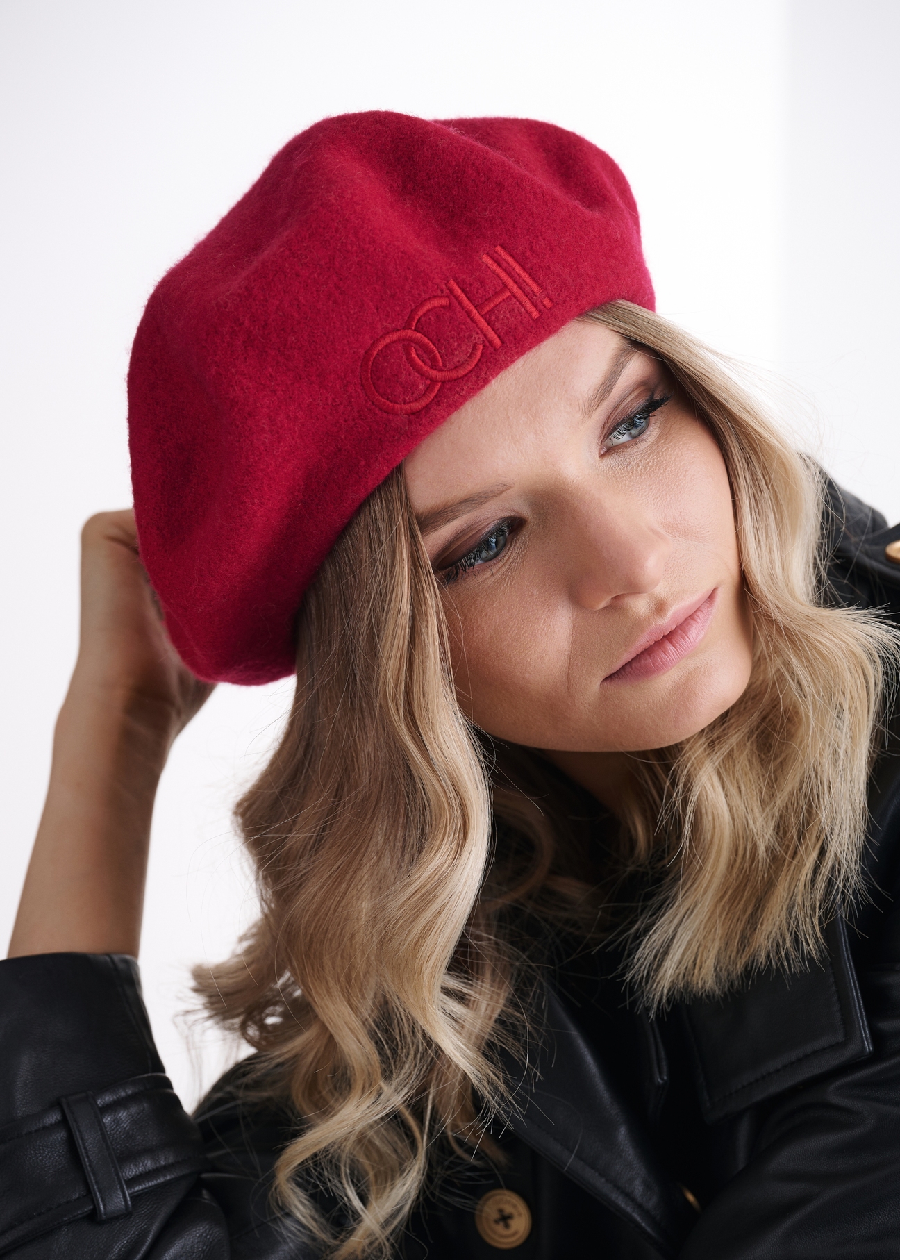 Beret damski CZADT-0092-41(Z22)-01