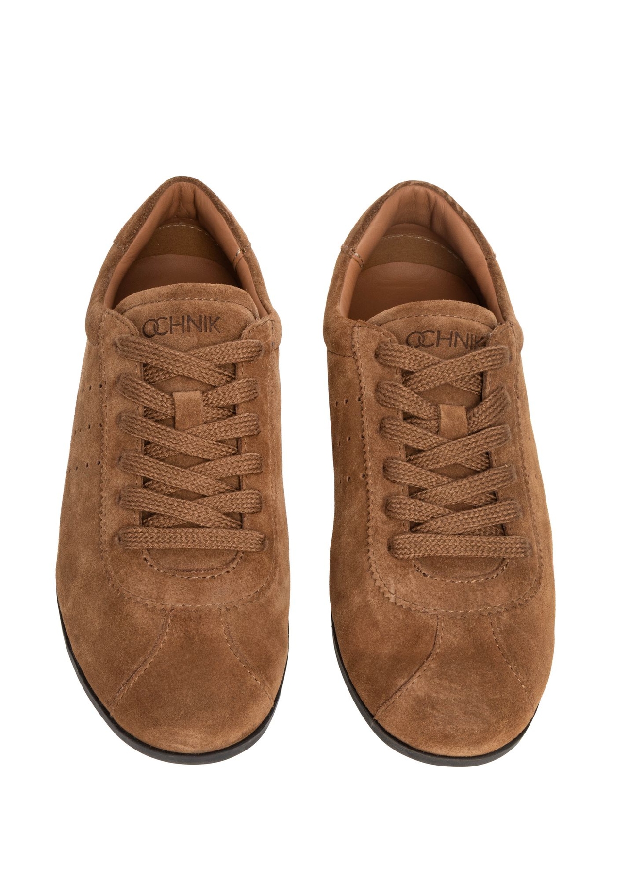 Koniakowe zamszowe sneakersy damskie BUTYD-1293-1F(Z26) - widok produktu z  góry, na białym tle. 