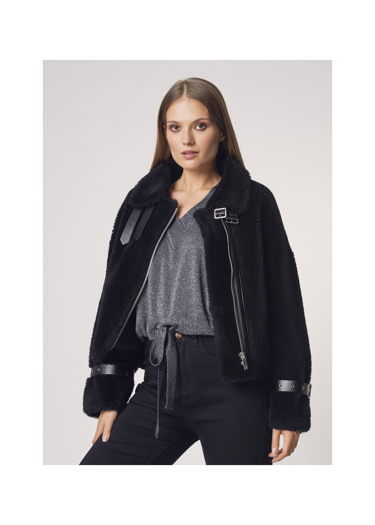 Wełniane futerko damskie oversize FUTDW-0002-99(Z21)-01