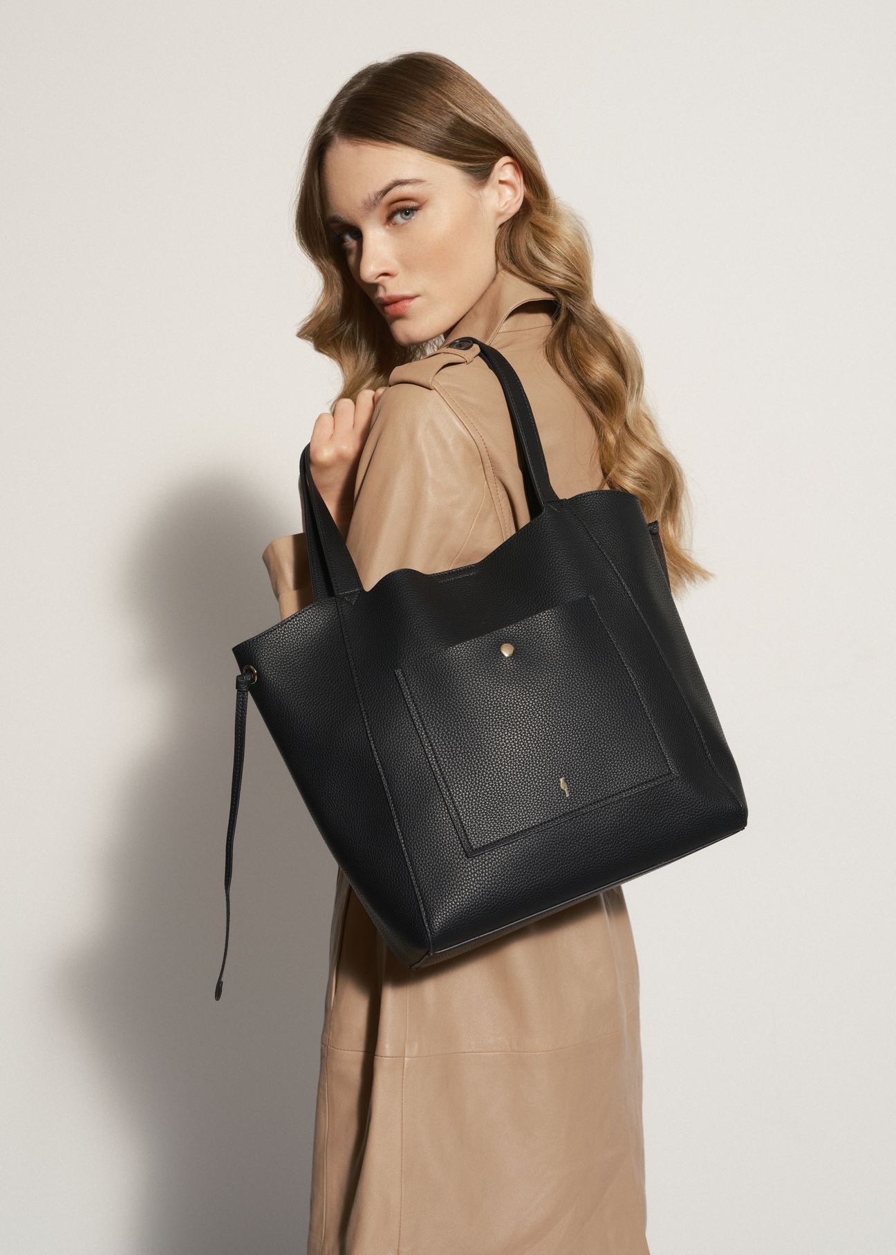 Torebka damska shopper z kosmetyczką TOREC-0751-99(W23)-08