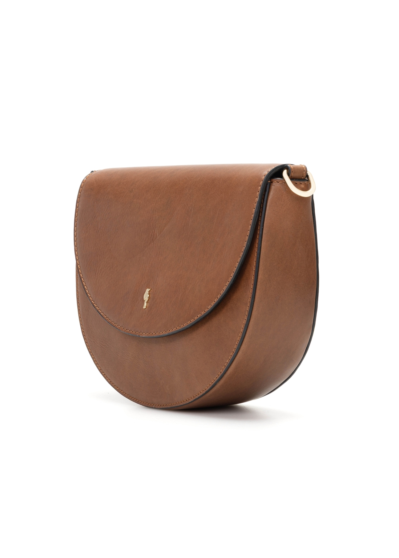 Brązowa skórzana listonoszka damska TORES-1246-1F(W26), widok produktu skosem na białym tle.