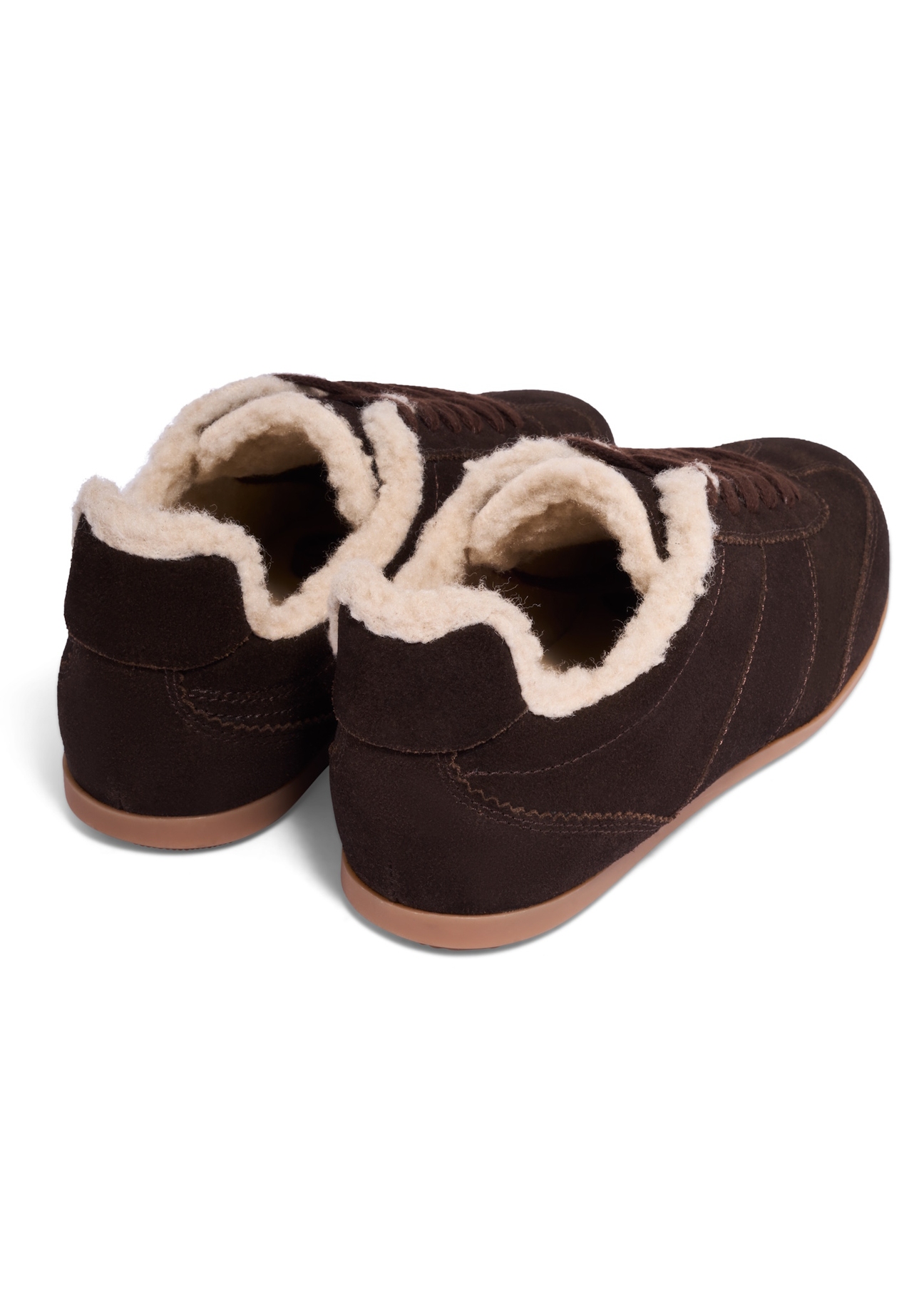 Zamszowe ciemnobrązowe sneakersy damskie BUTYD-1292-1I(Z26), widok produktu z tyłu na białym tle.