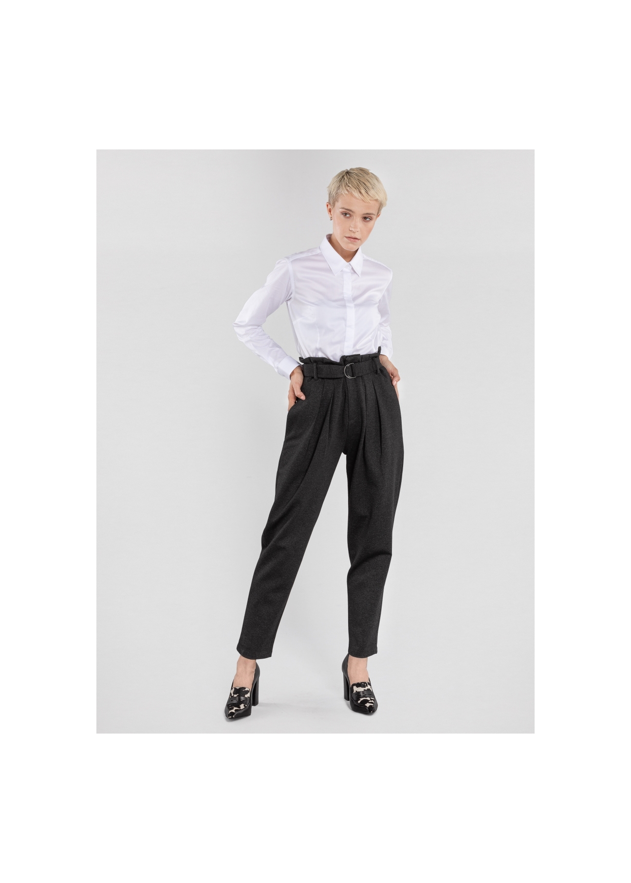 Eleganckie grafitowe spodnie damskie SPODT-0050-96(Z20)-02