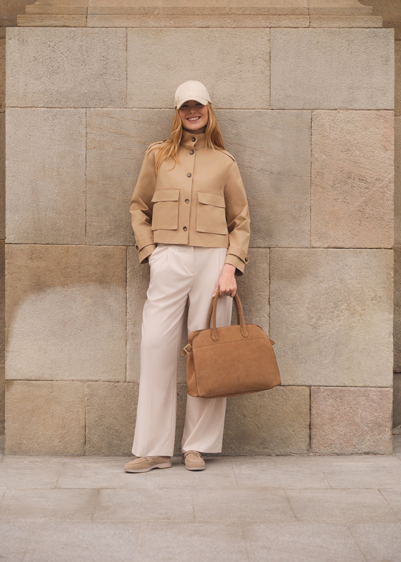 Zamszowa torebka w kolorze beżowym TORES-1191-1B(W26)